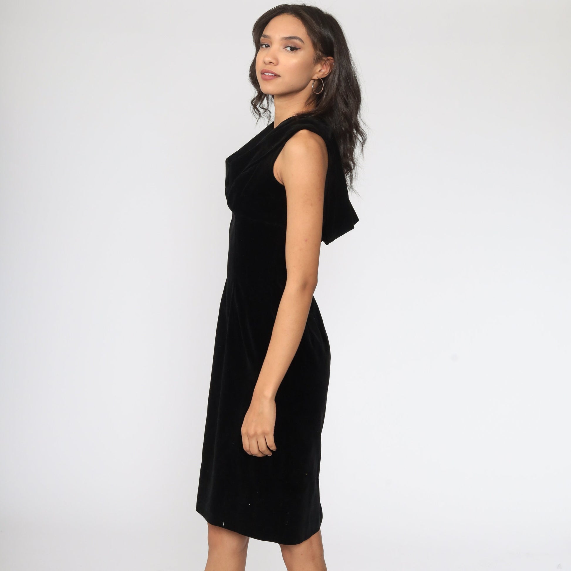 1960s Black Velvet Midi Sheath Dress Lou-ette Fitted Cocktail Small