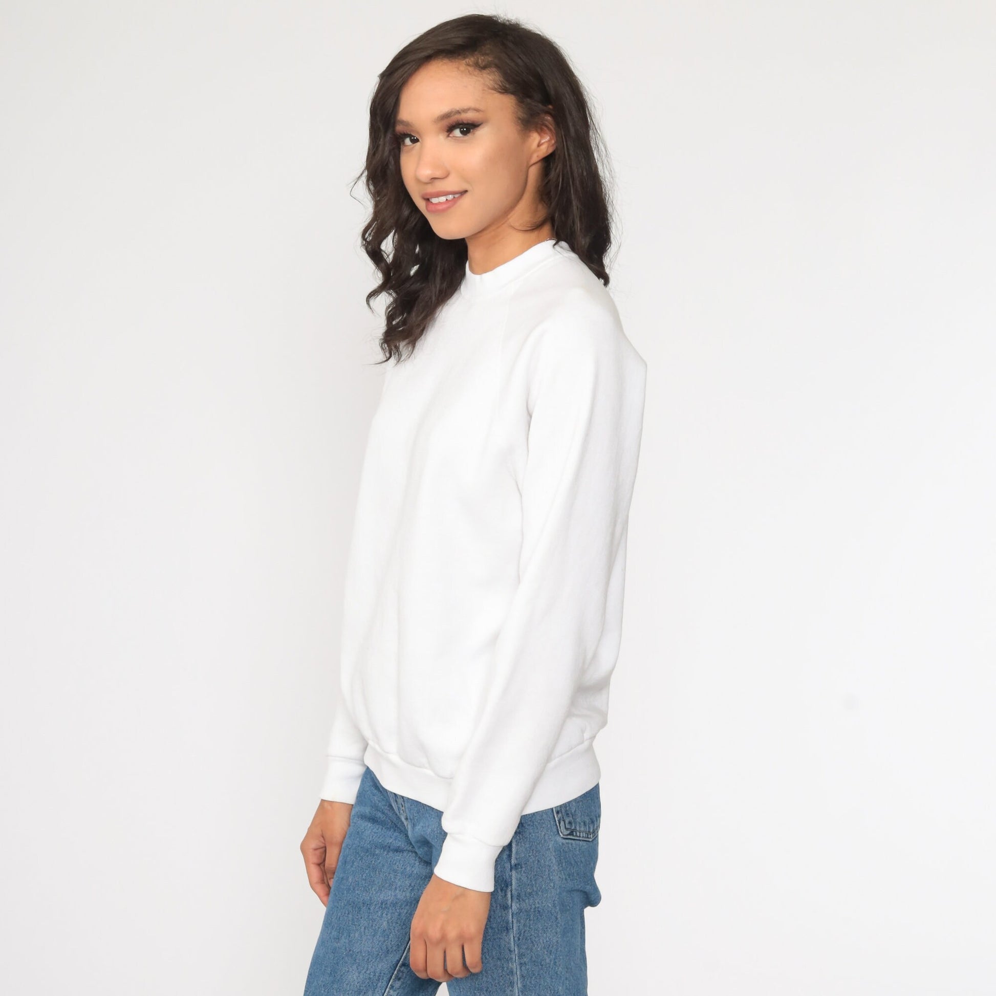 80s White Raglan Sweatshirt Crewneck Long Sleeve Plain Pullover Medium