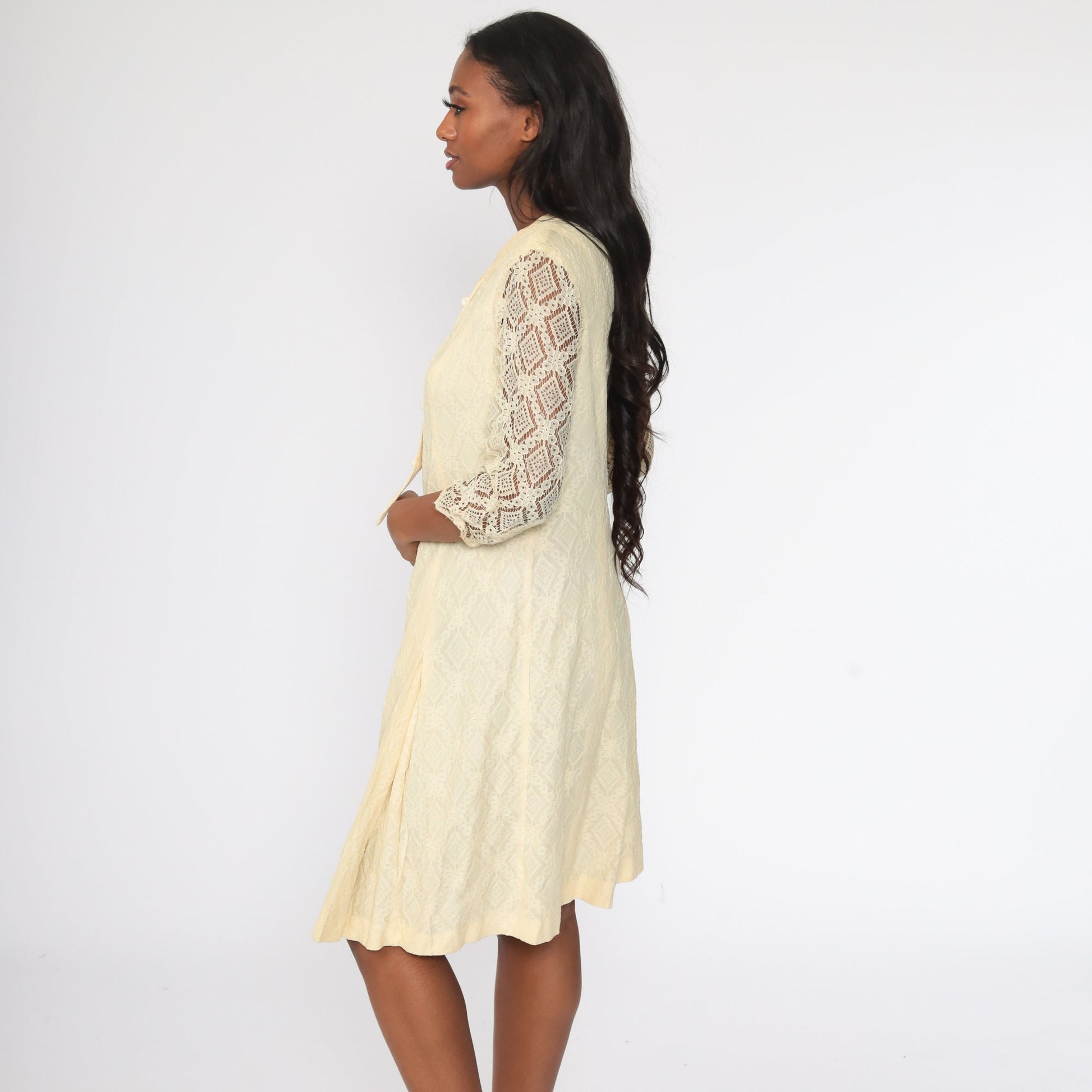 1960s Mod Yellow Lace Shift Dress Drop Waist Pleated Mini Large L