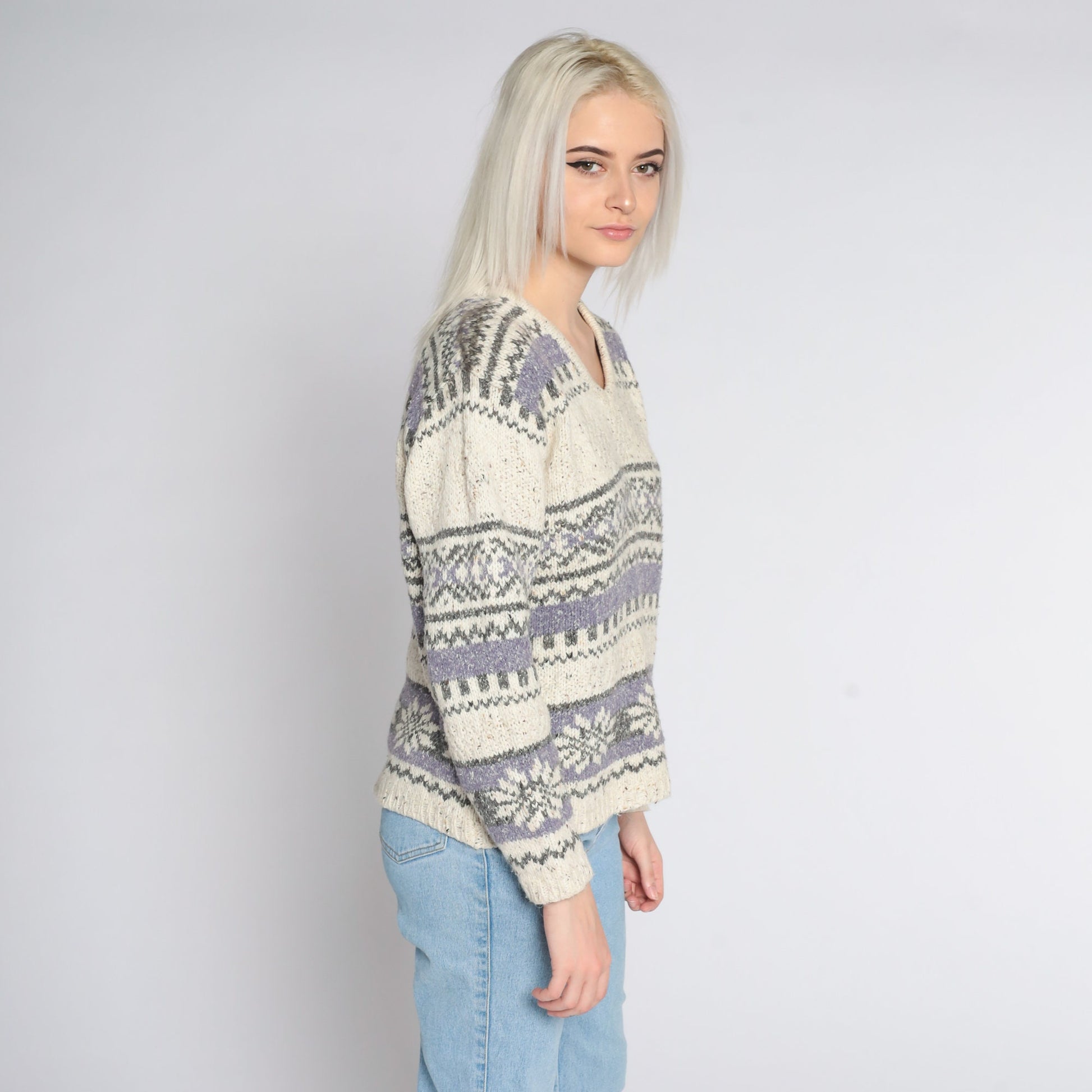 90s Fair Isle Sweater Cream Geometric Knit V-Neck Pullover Medium Petite