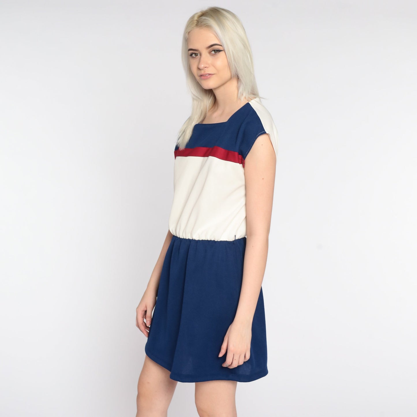 70s Striped Mini Dress White Blue Burgundy Cap Sleeve High Waist Medium