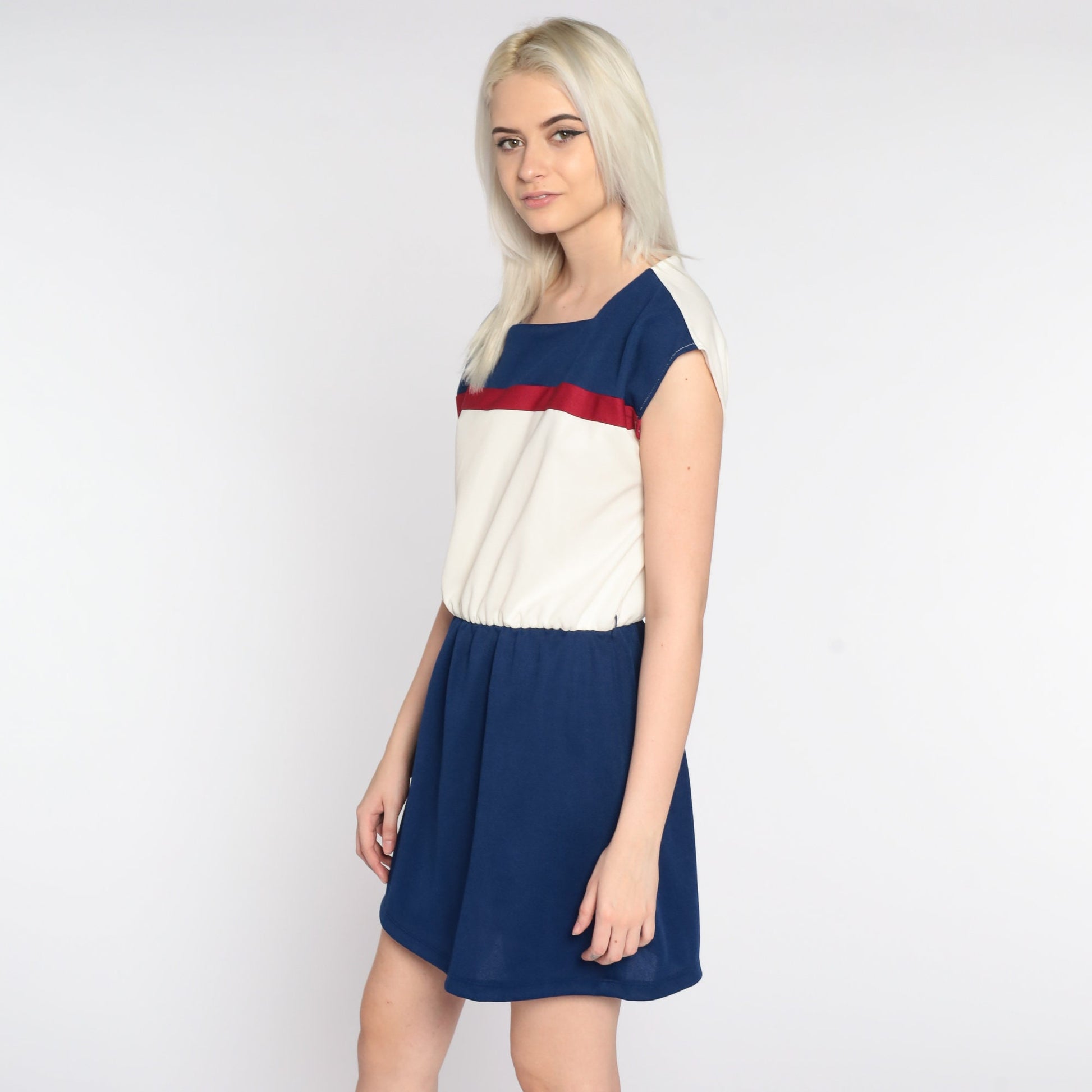 70s Striped Mini Dress White Blue Burgundy Cap Sleeve High Waist Medium