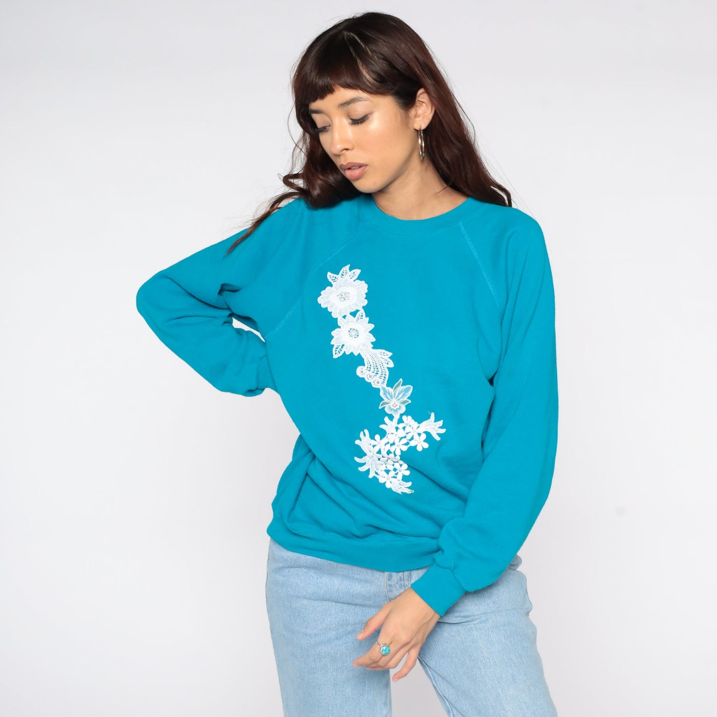 80s Hanes Floral Lace Applique Beaded Raglan Sweatshirt Blue Medium