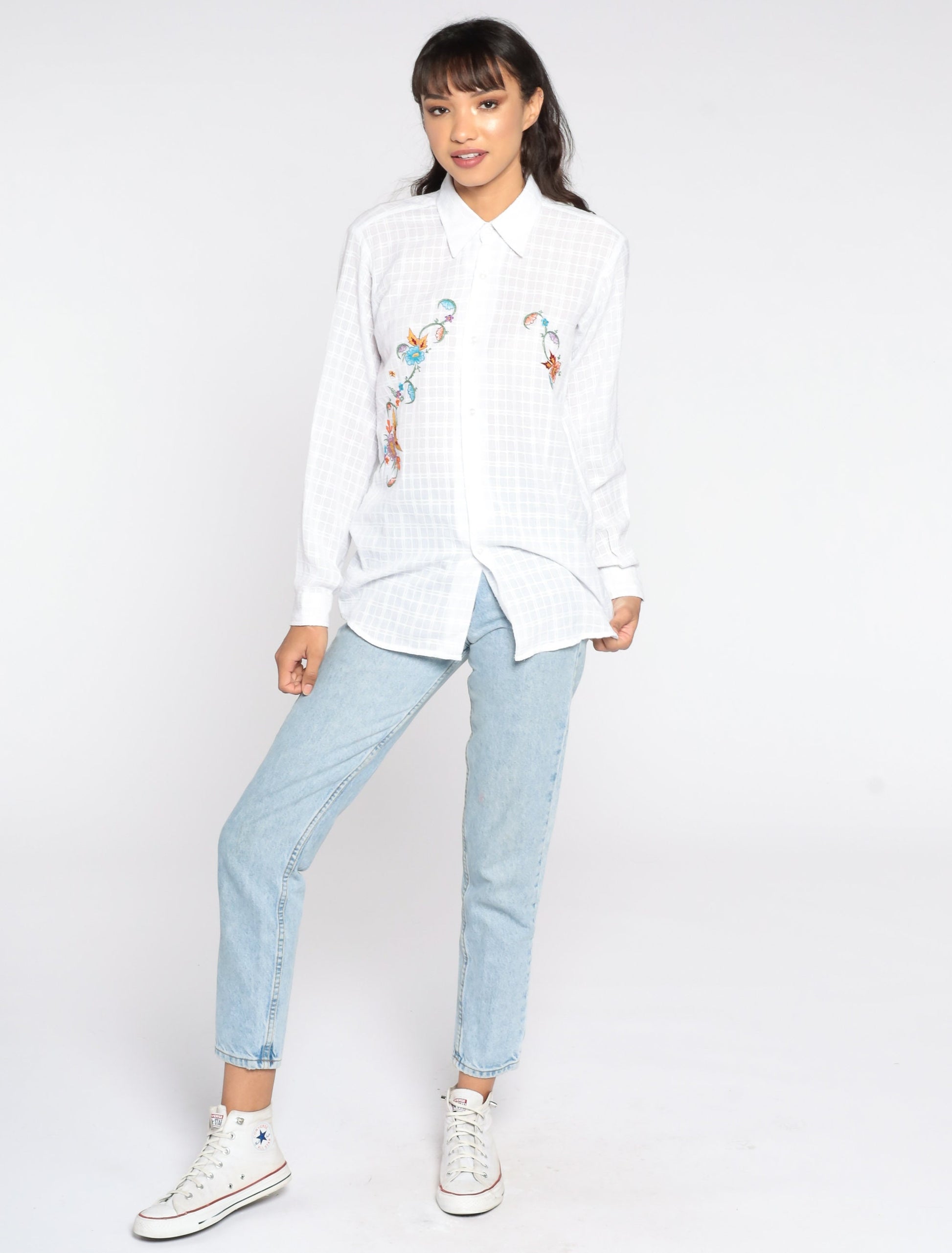 80s White Floral Embroidered Button-Up Blouse Long Sleeve Medium