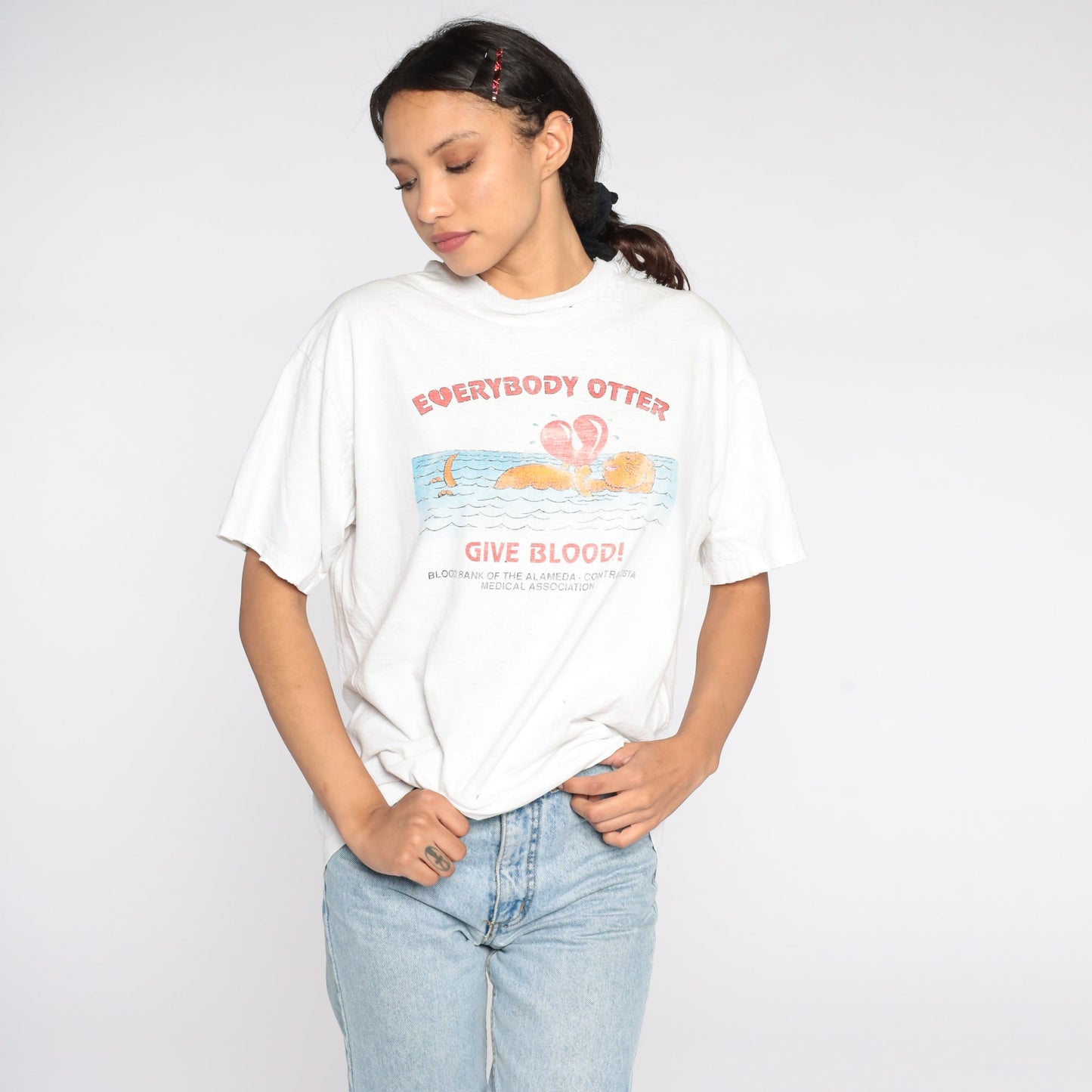 80s Give Blood Otter Pun Graphic T-Shirt Distressed Cotton Medium