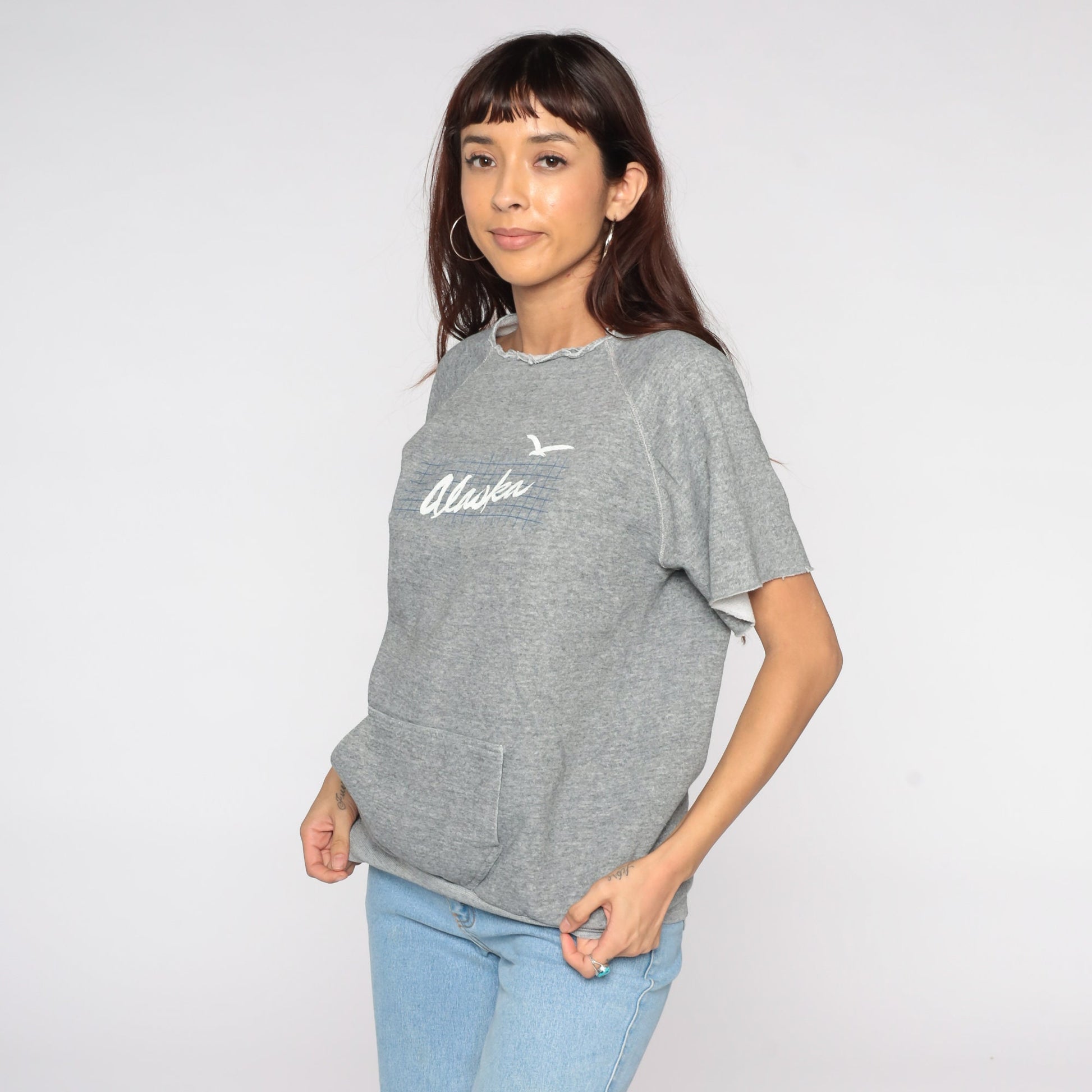80s Alaska Seagull Graphic Sweatshirt Short Sleeve Kangaroo Pocket Grey Medium