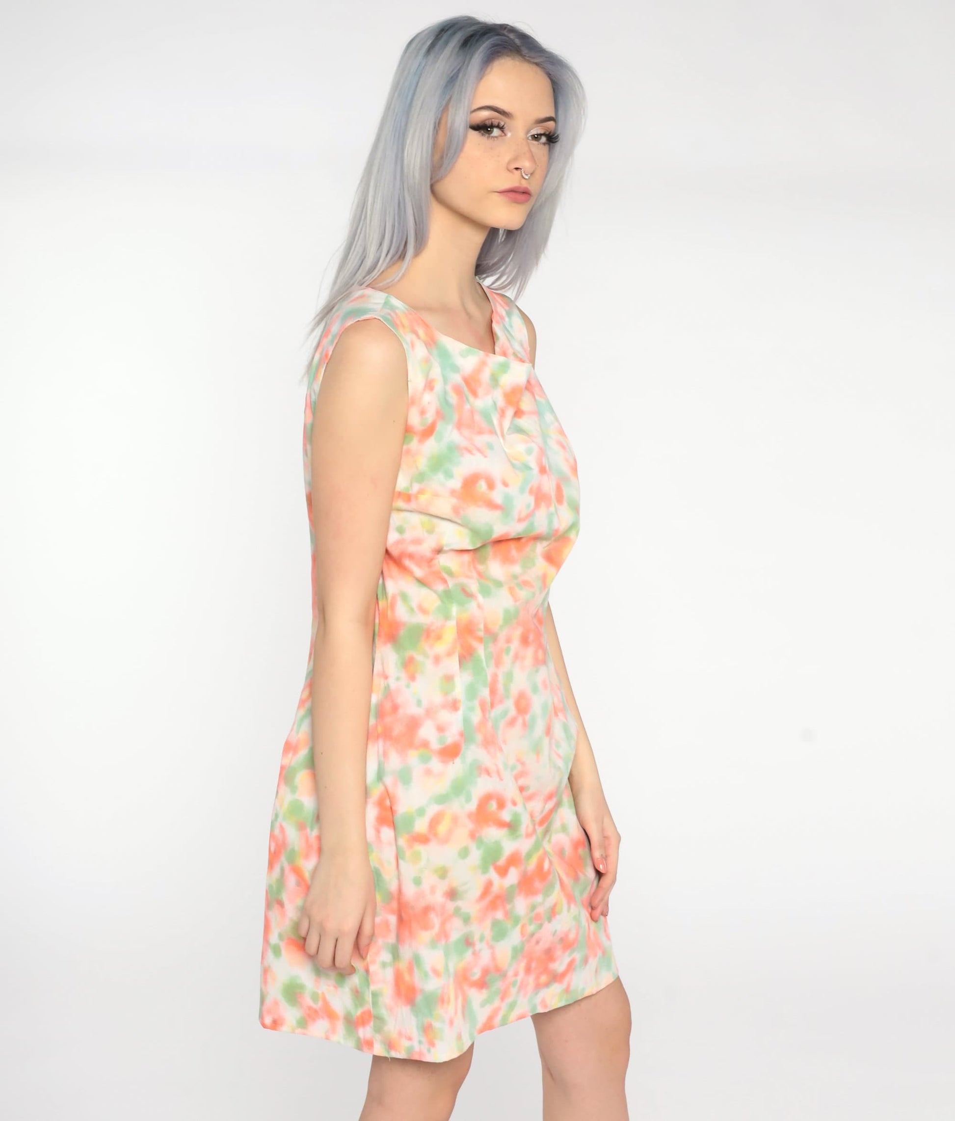 1960s Mod Floral Mini Dress White Sleeveless Shift Medium Large