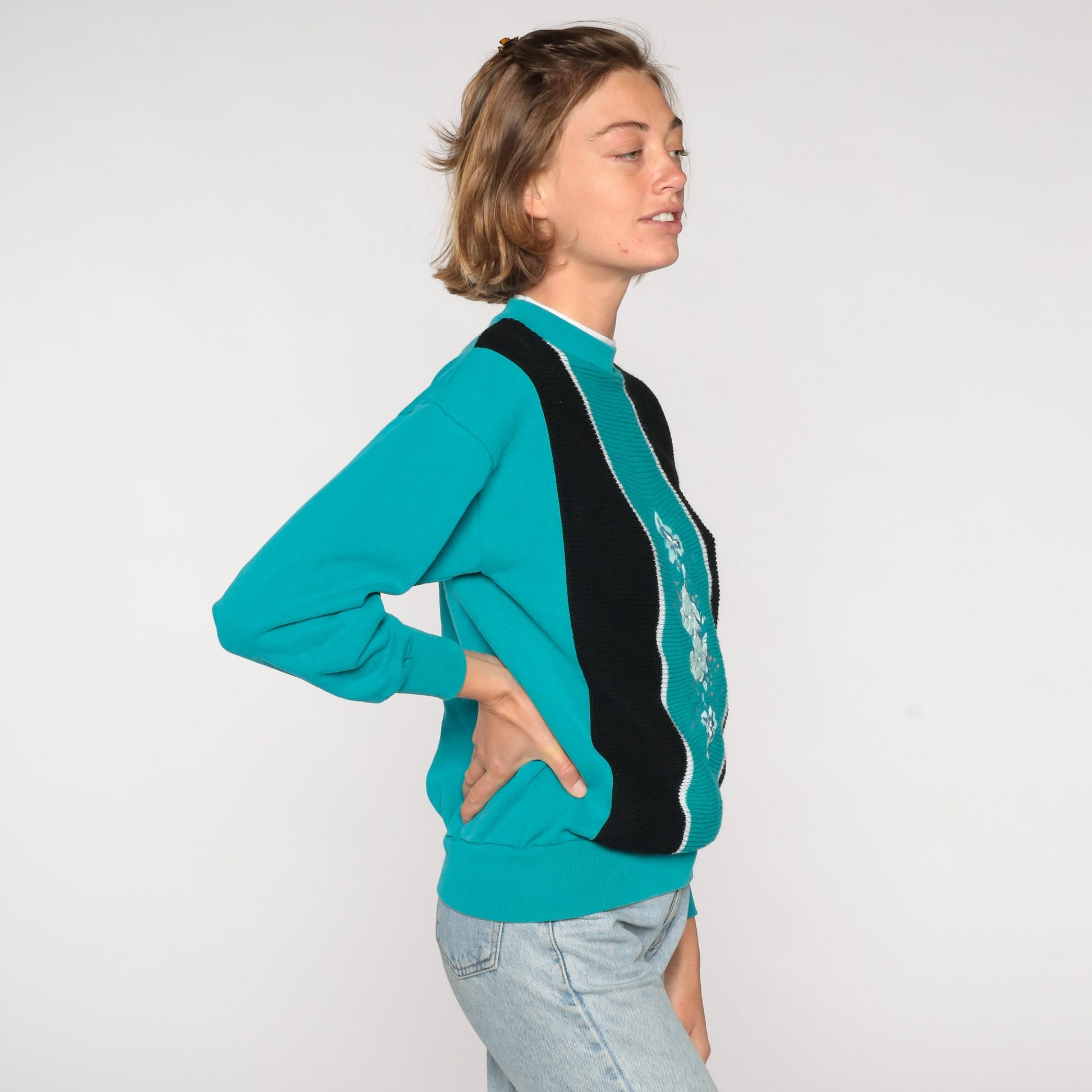 80s Turquoise Floral Embroidered Sweatshirt Cotton Pullover Small