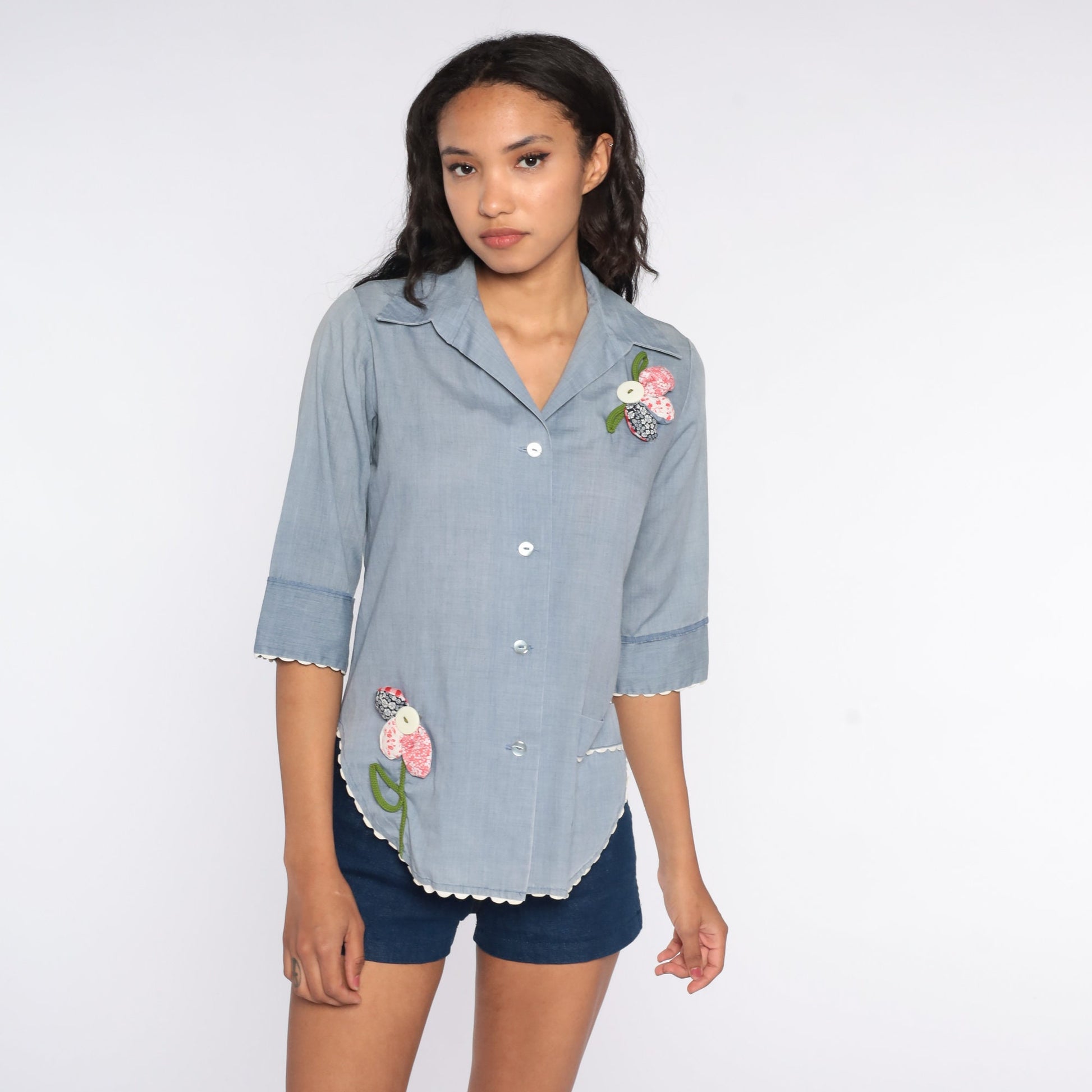 70s Blue Chambray Shirt Floral Applique Button Up Cotton Medium