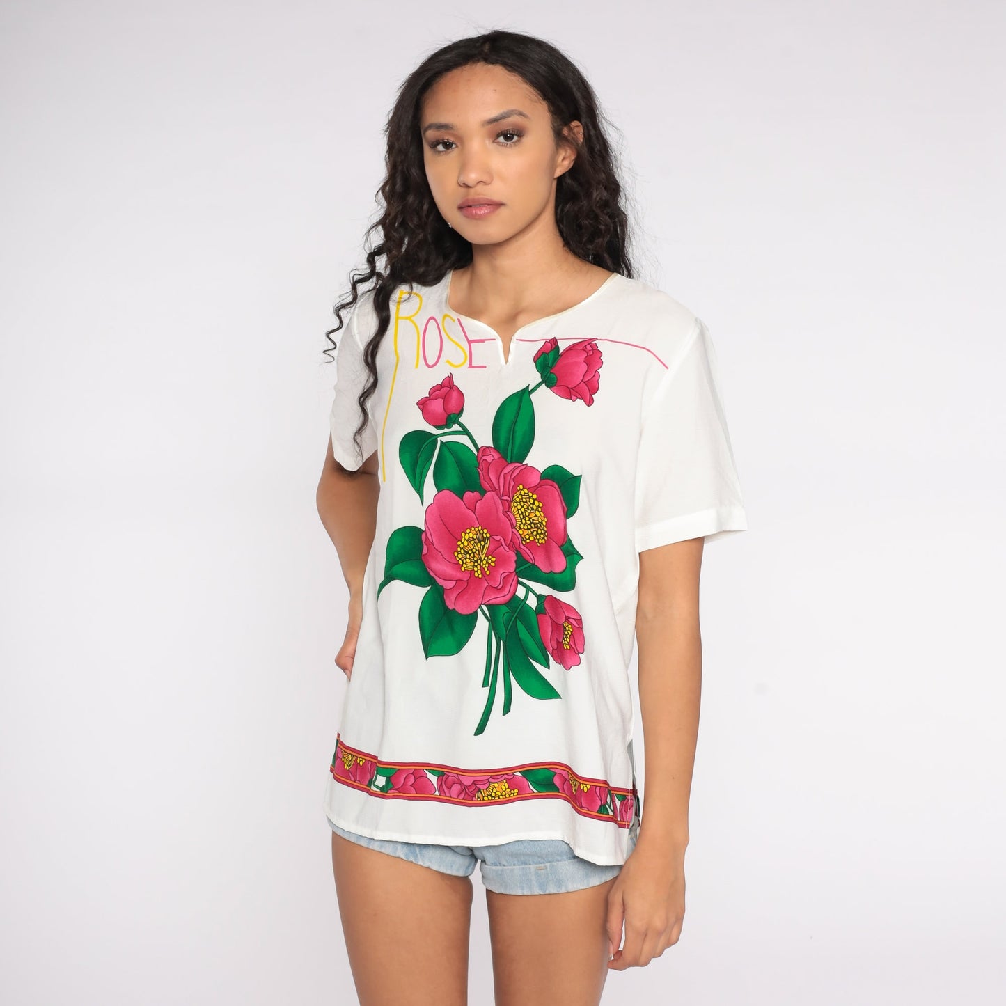 00s Rose Graphic V-Neck Blouse White Floral Short Sleeve Medium M