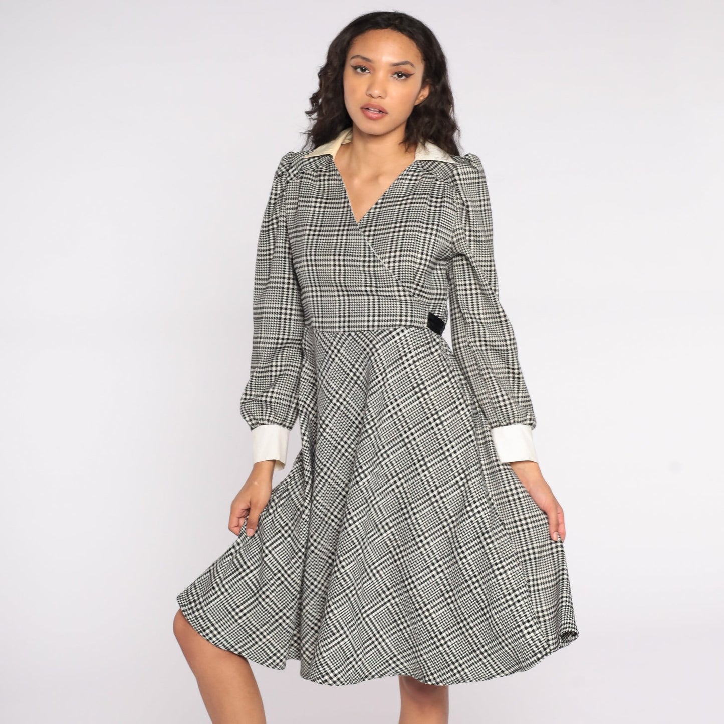 70s Black White Plaid Midi Dress Puff Sleeve Collar Tie Back Medium