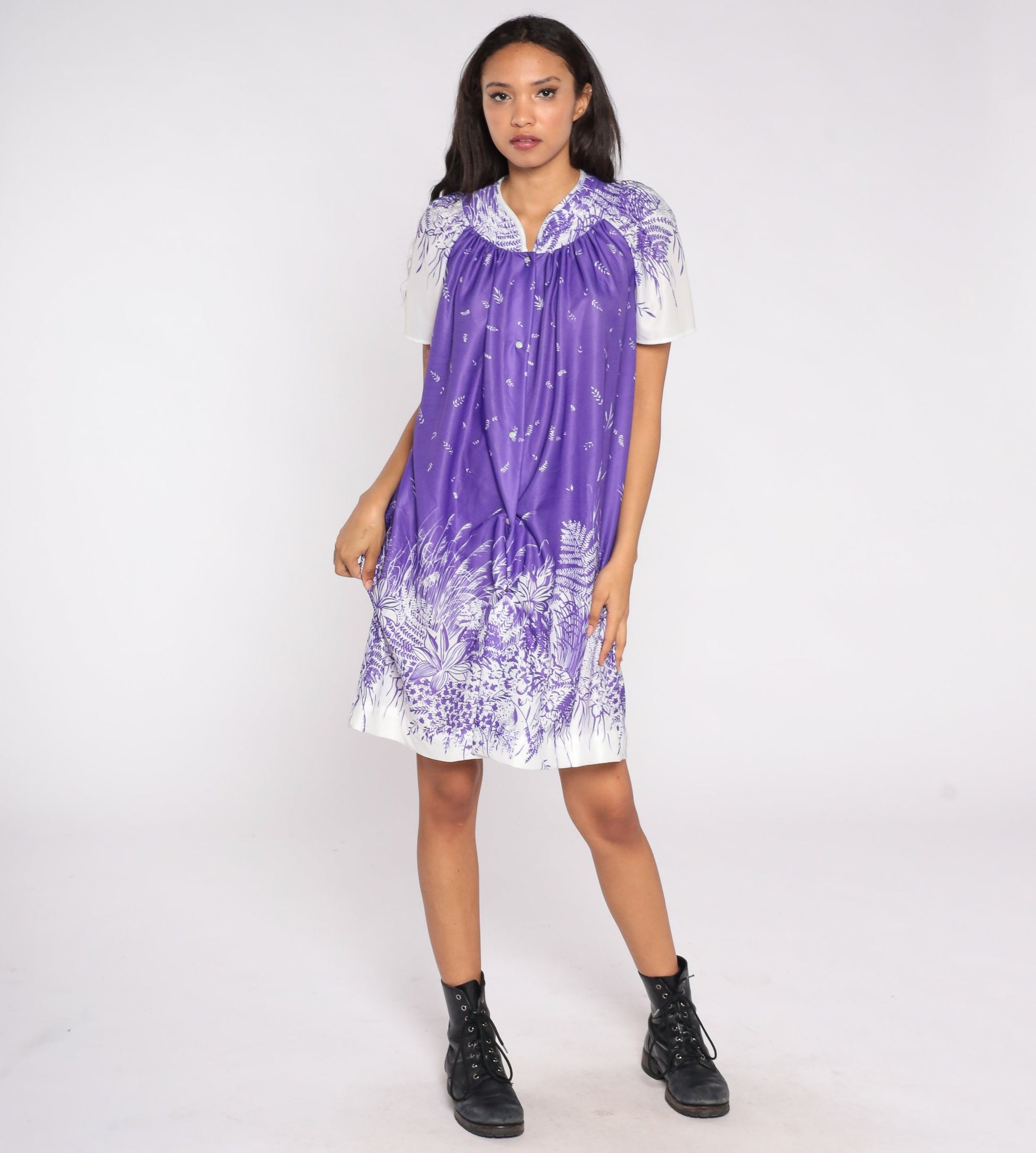 80s Purple Floral Pajama Dress Button-Up Nightgown Short Sleeve Medium