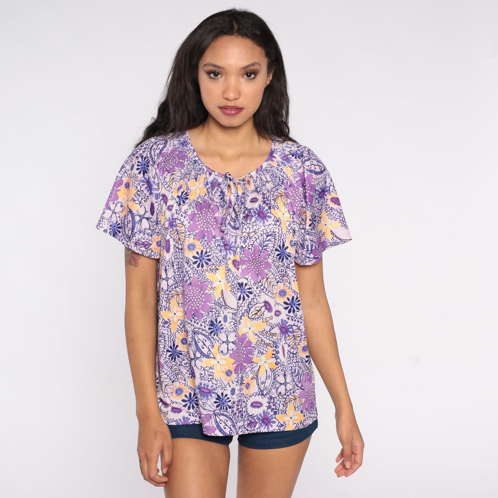 80s Purple Floral Keyhole Blouse Short Sleeve Smocked Tie Neck Large L