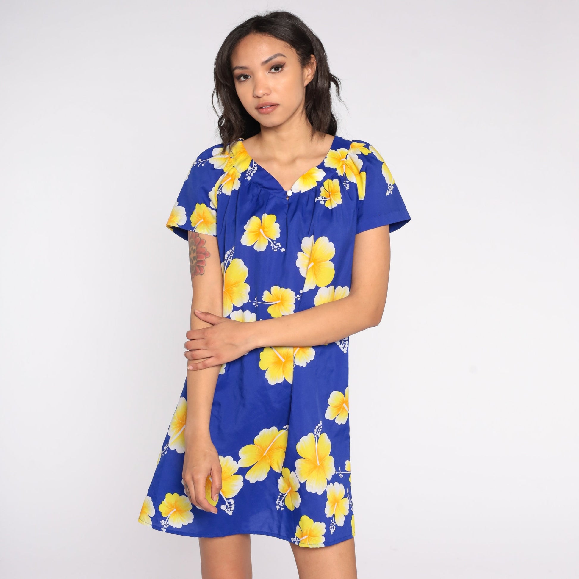 80s Hawaiian Floral Mini Dress Tent Cut Hibiscus Print Short Sleeve Medium