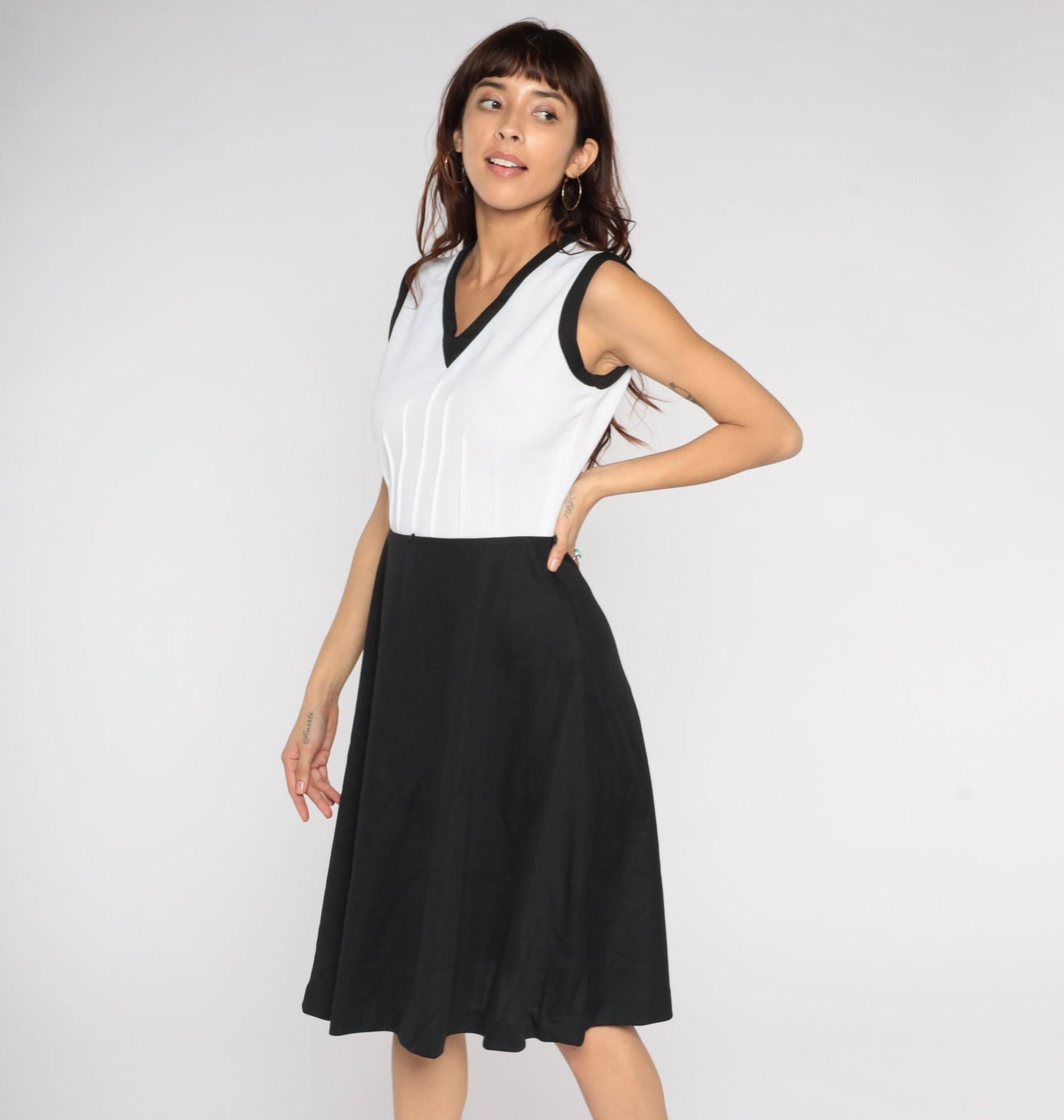 70s Black White Colorblock Midi Dress Sleeveless High Waist V Neck Medium