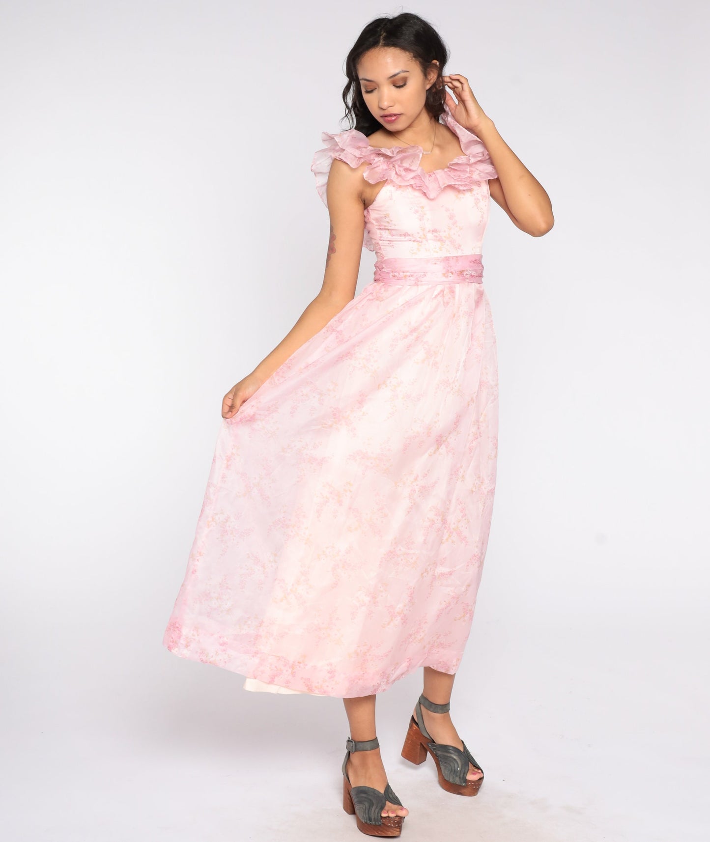 70s Baby Pink Floral Maxi Dress Fitted Bodice High Waist Ruffle Neckline Small