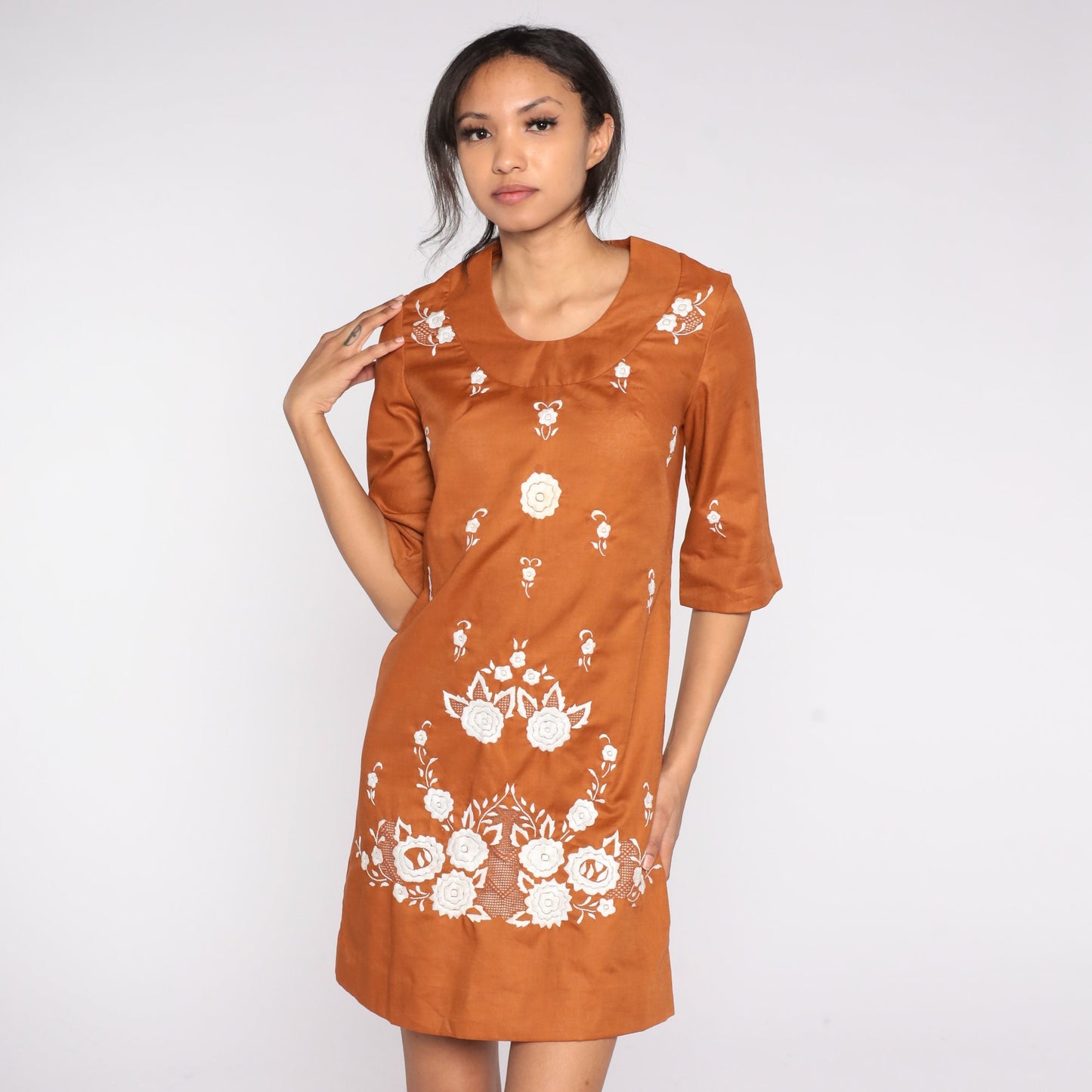 1970s Brown Floral Embroidered Mini Shift Dress Half Sleeve Small S