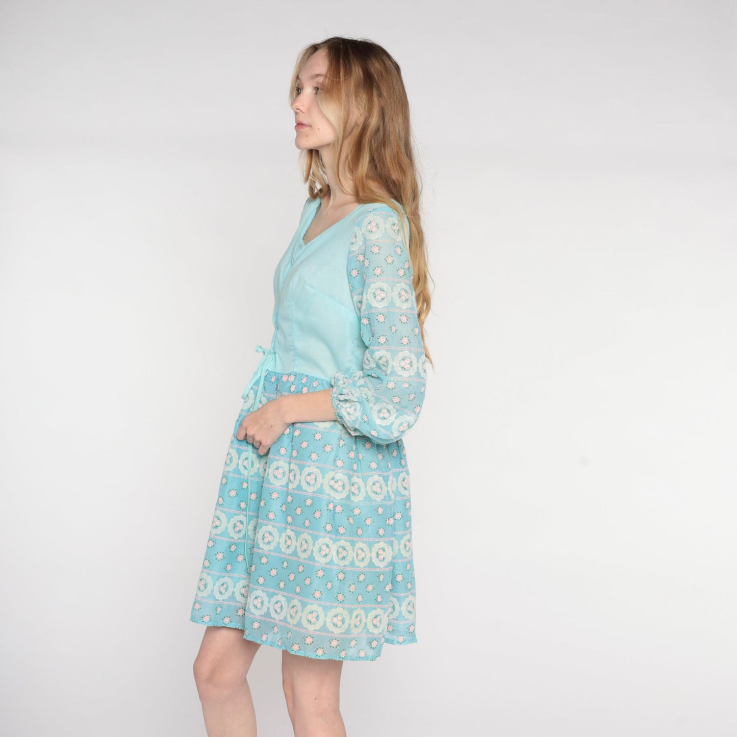 70s Baby Blue Floral Mini Dress Peasant Sleeves Lace-Up Bodice Medium