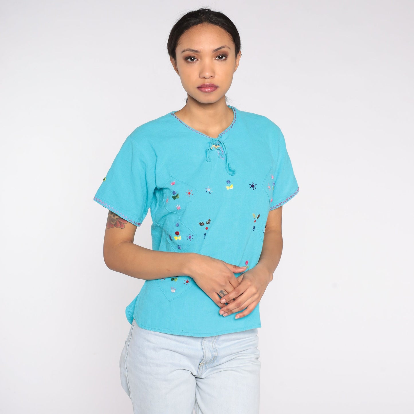 90s Blue Cotton Blouse Embroidered Flowers Butterflies Suns Short Sleeve Medium