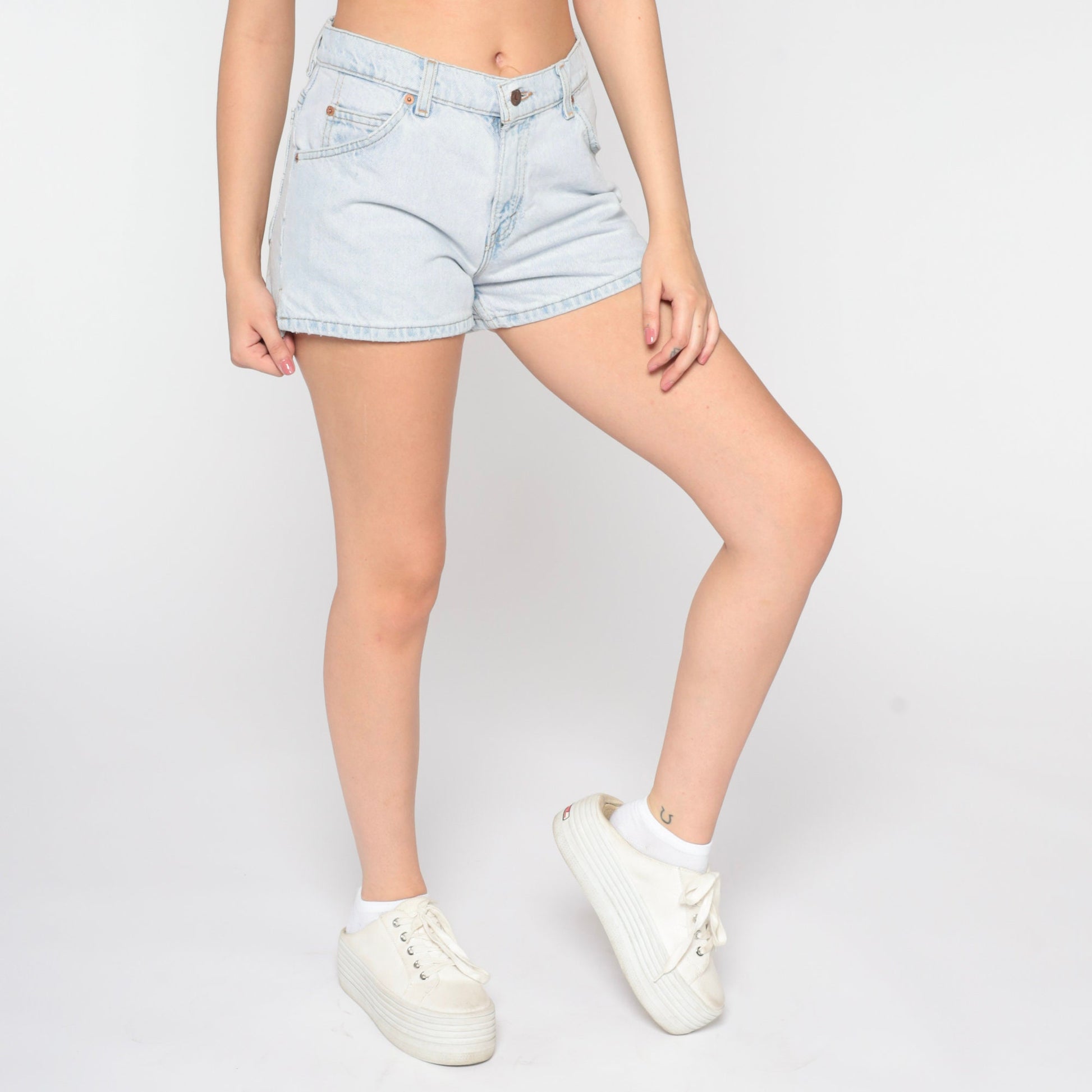 90s Levi's Light Wash Denim Shorts High Rise Jean Shorts Small Medium