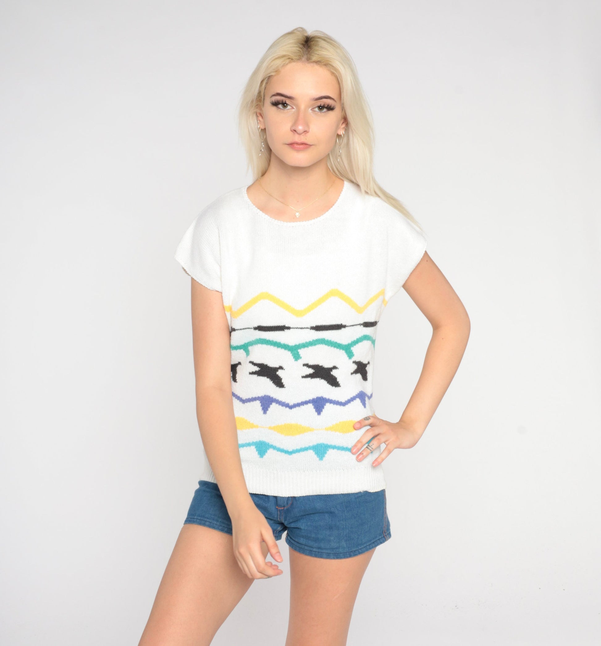 80s Knit Shirt White Geometric Stripe Bird Print Cap Sleeve Small Medium