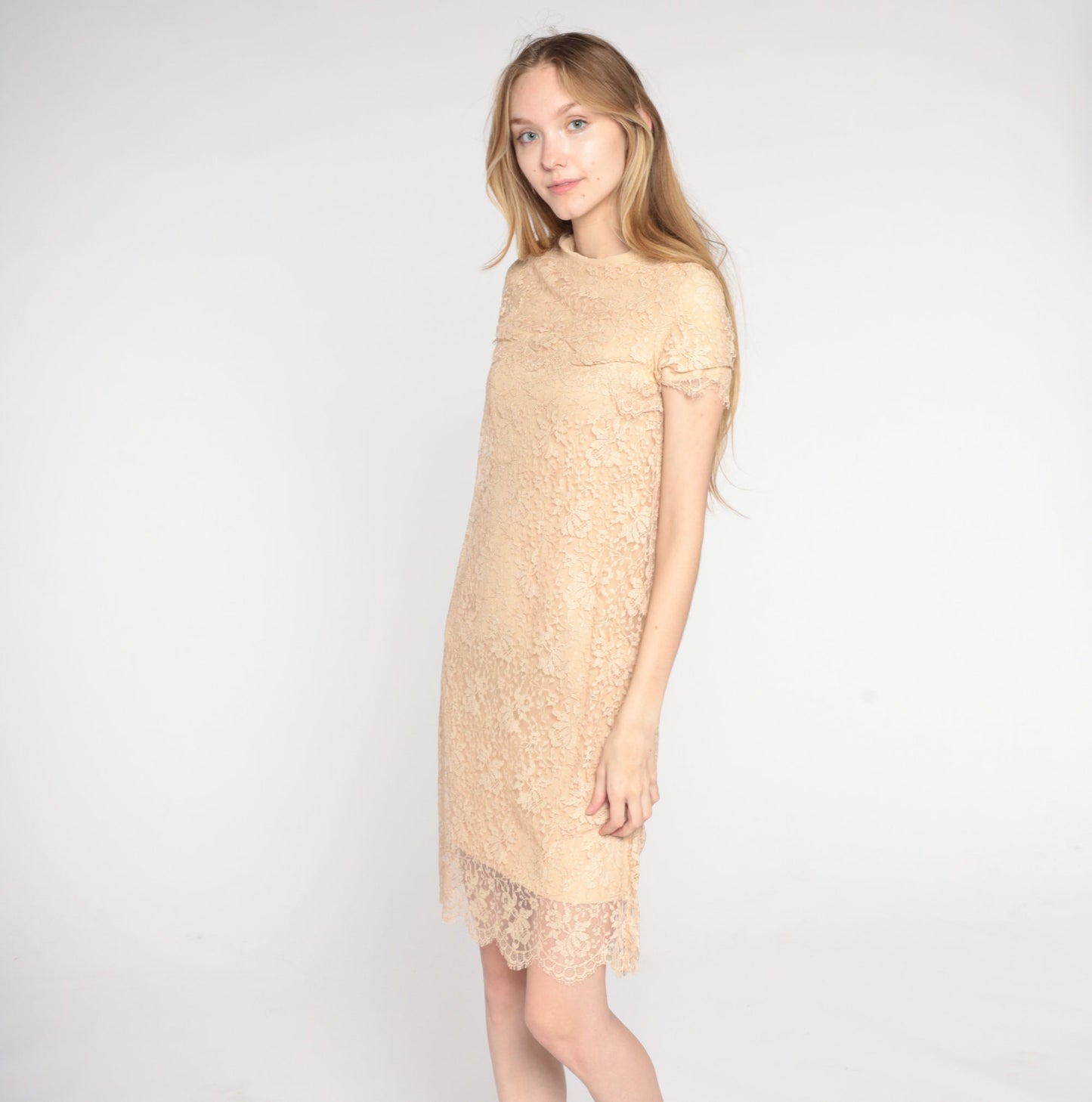 1960s Beige Lace Cocktail Dress Knee Length Sheath Short Sleeve Extra Small