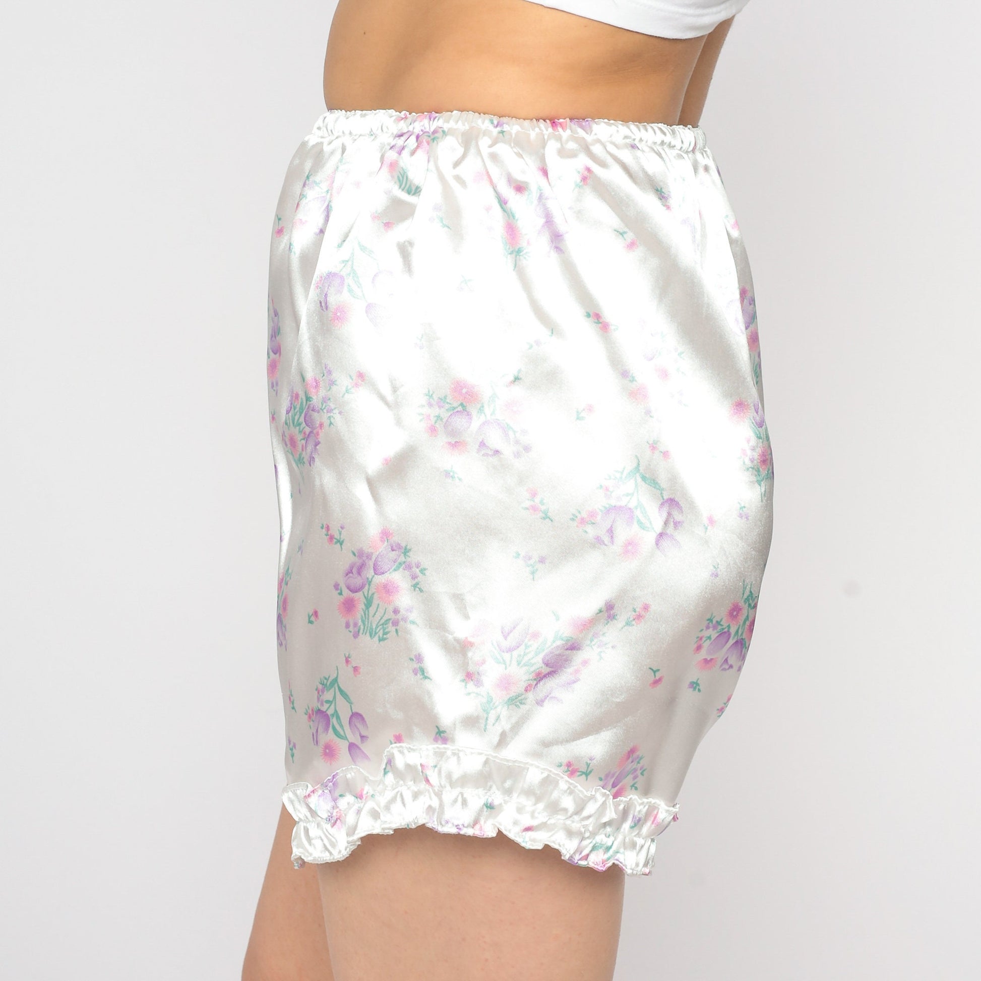 90s White Floral Satin Pajama Shorts Ruffled High Waist Small Medium