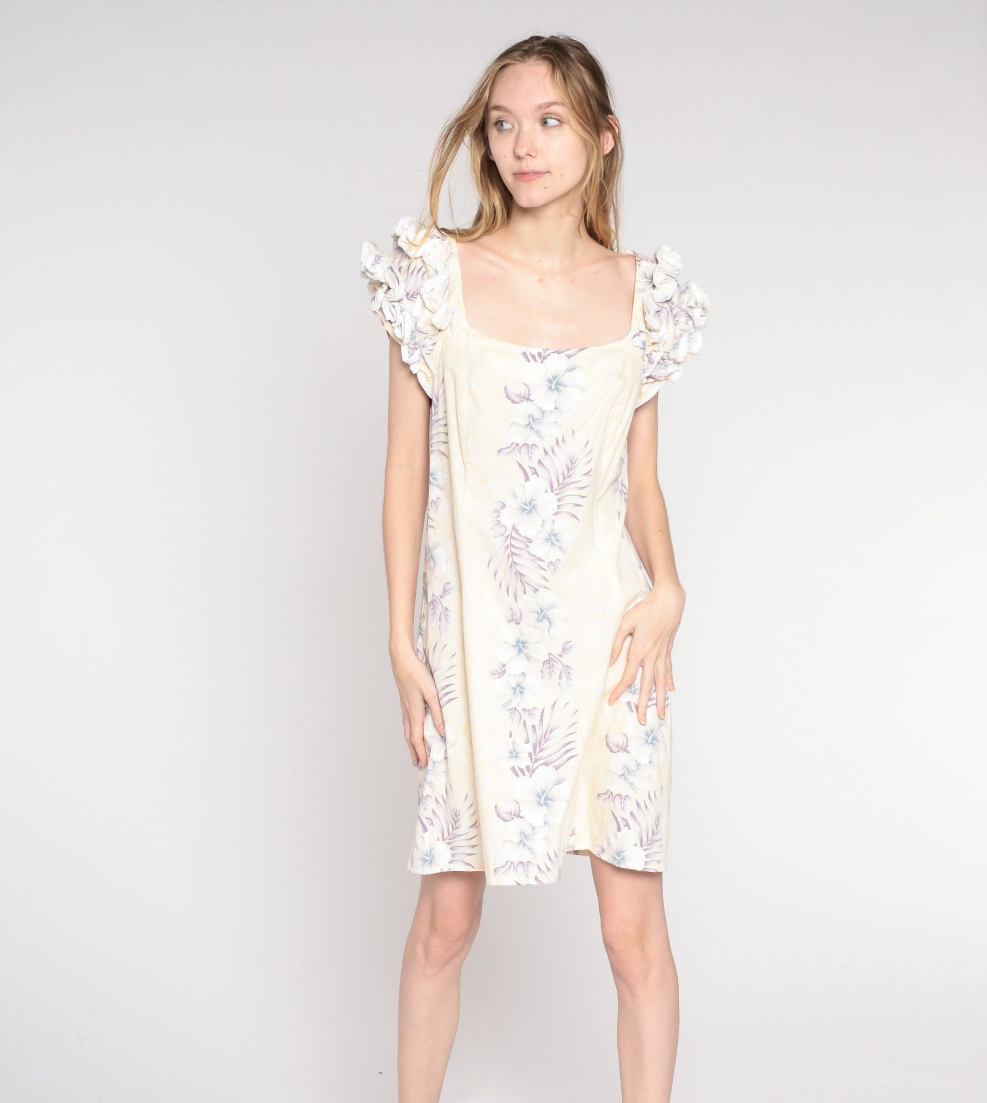 80s Floral Print Mini Dress White Ruffled Shift Short Sleeve Medium