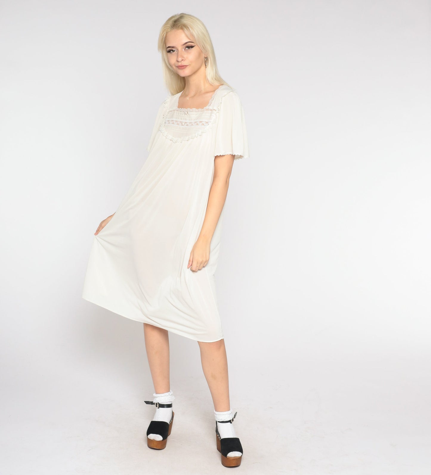 90s Cream Nightgown Knee-Length Lace Bib Short Sleeve Medium