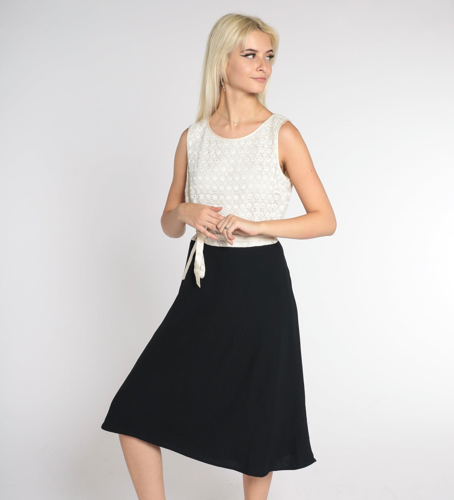 90s Black White Floral Lace Midi Dress High Waisted A-Line Sleeveless Medium