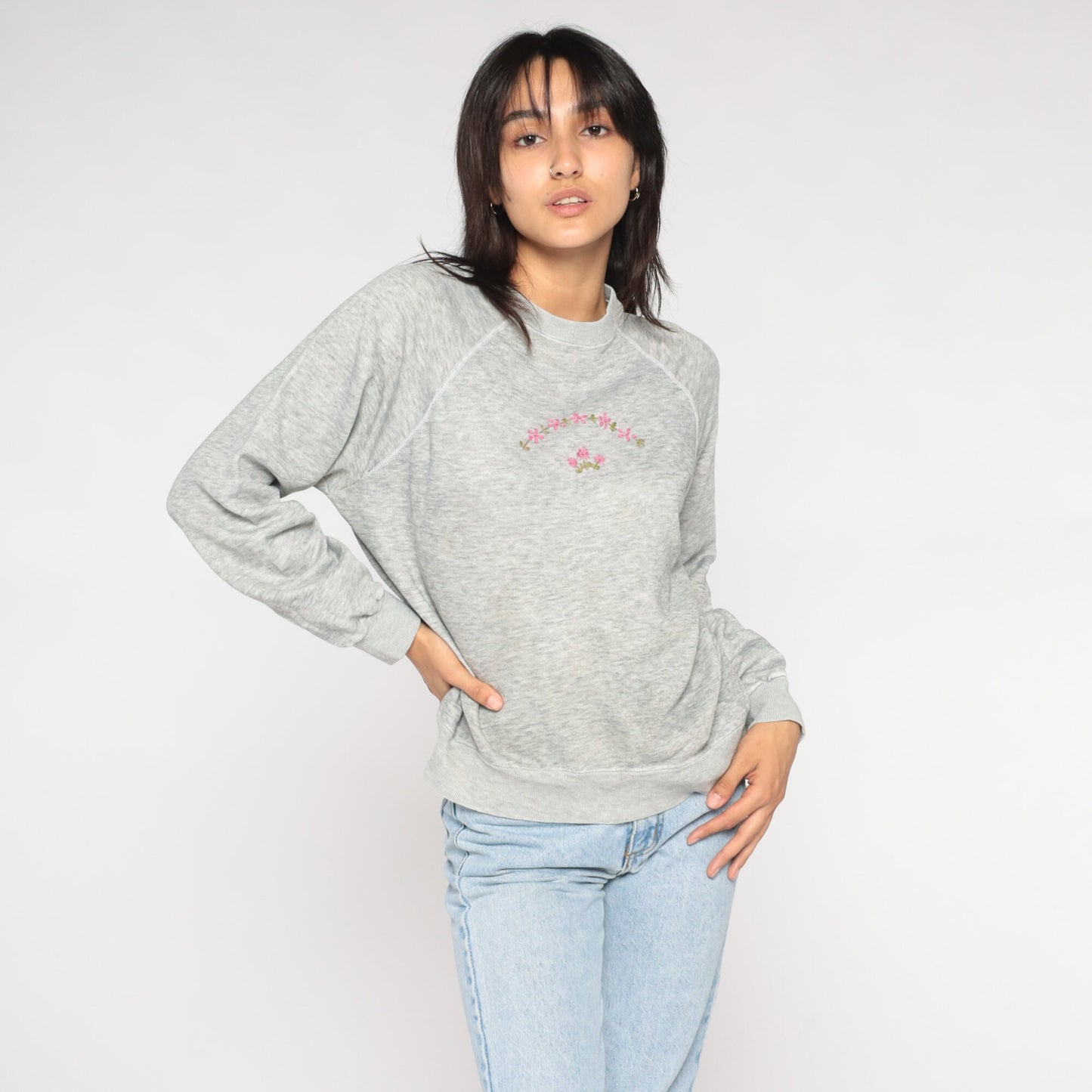 90s Floral Embroidered Sweatshirt Heather Grey Raglan Crewneck Small