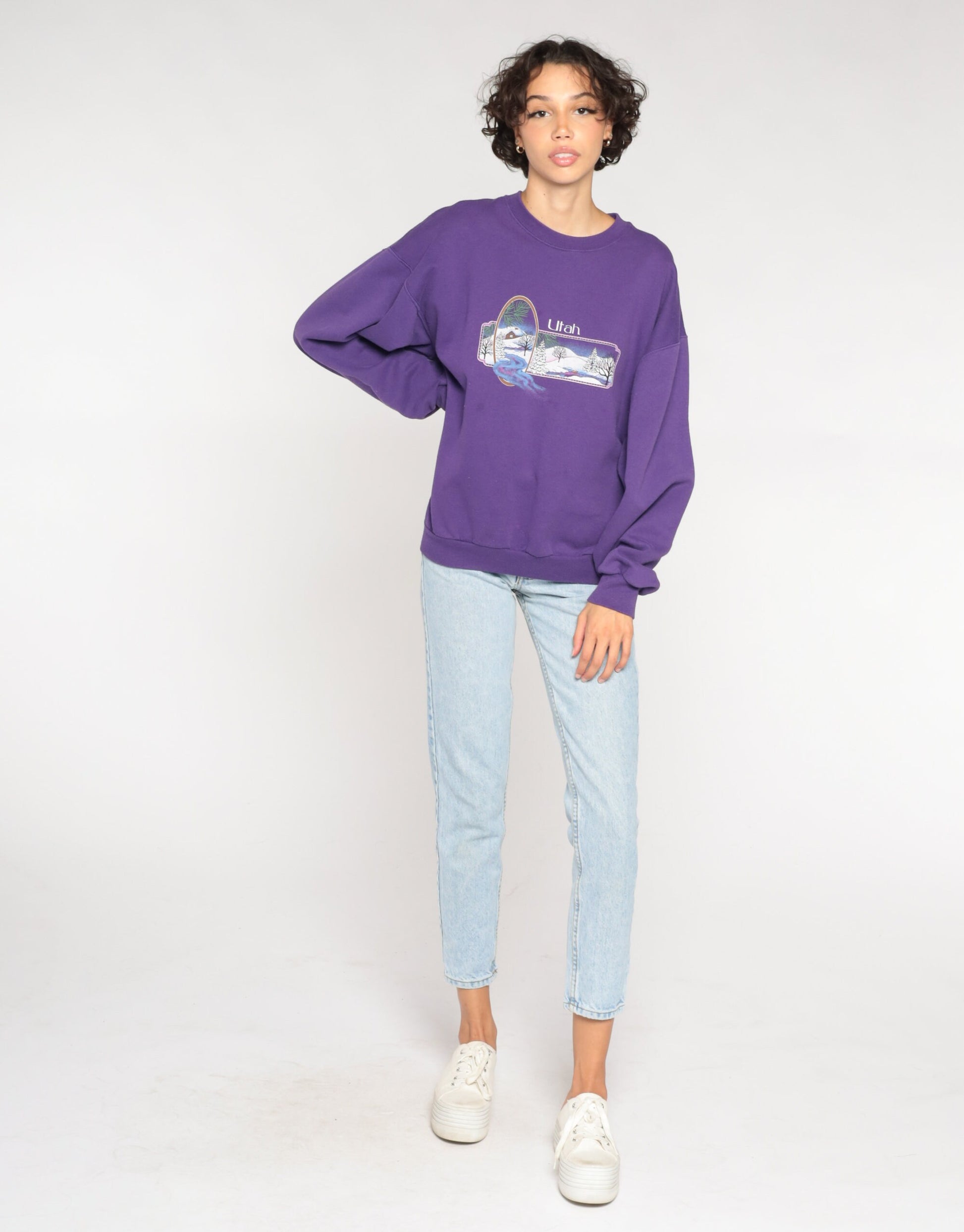 90s Utah Snowy Cabin Graphic Sweatshirt Purple Crewneck Large L
