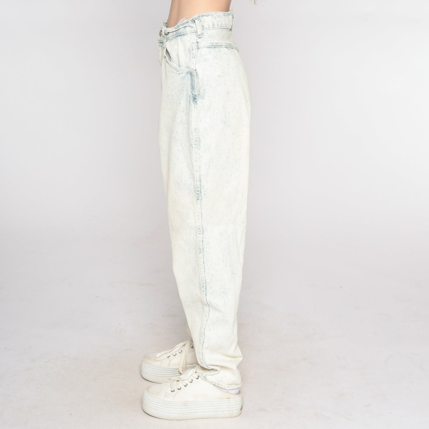90s Acid Wash High-Waisted Jeans Light Blue Denim Relaxed Fit Small S
