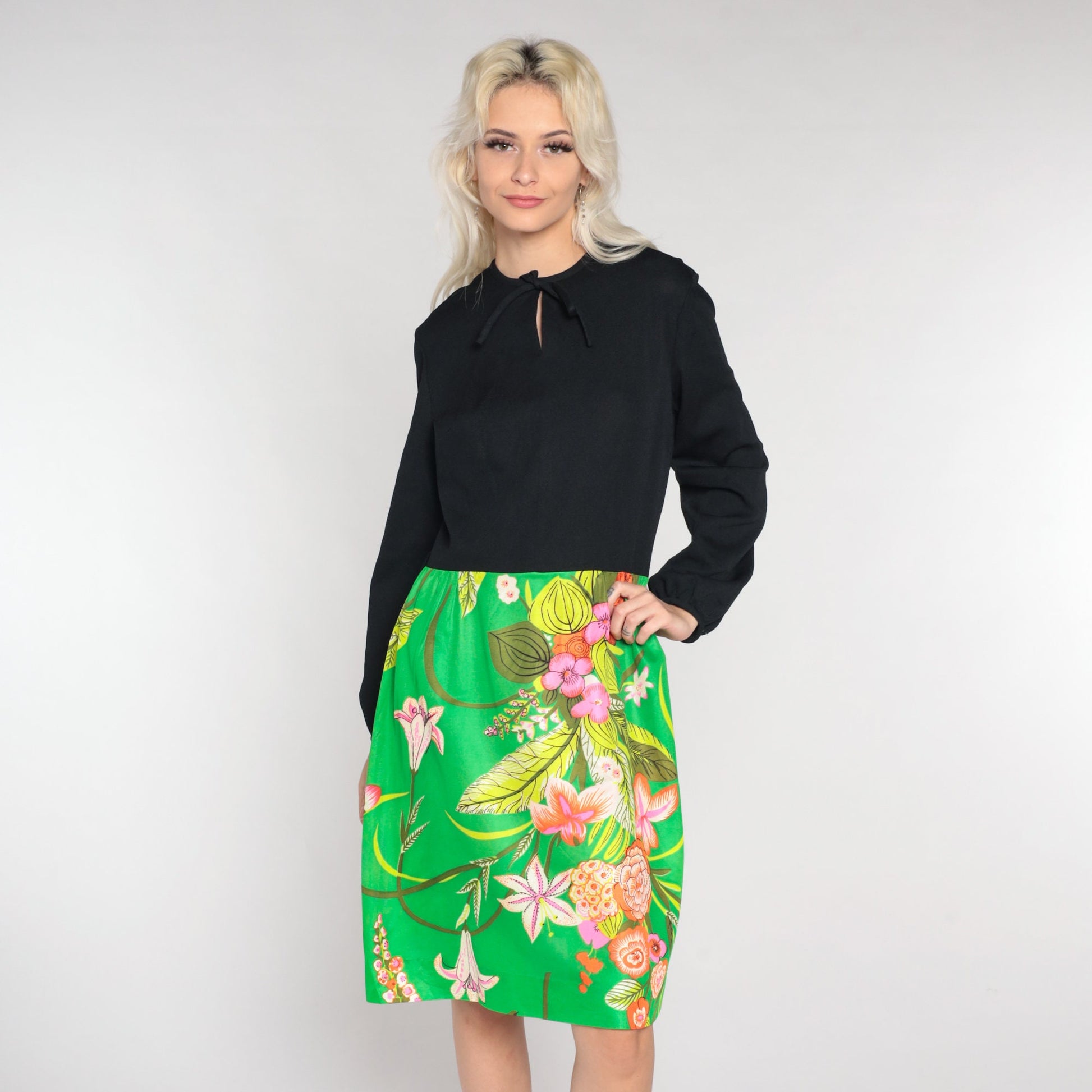 70s Floral Dress Black Green Keyhole Tie Knee Length Balloon Sleeve Medium