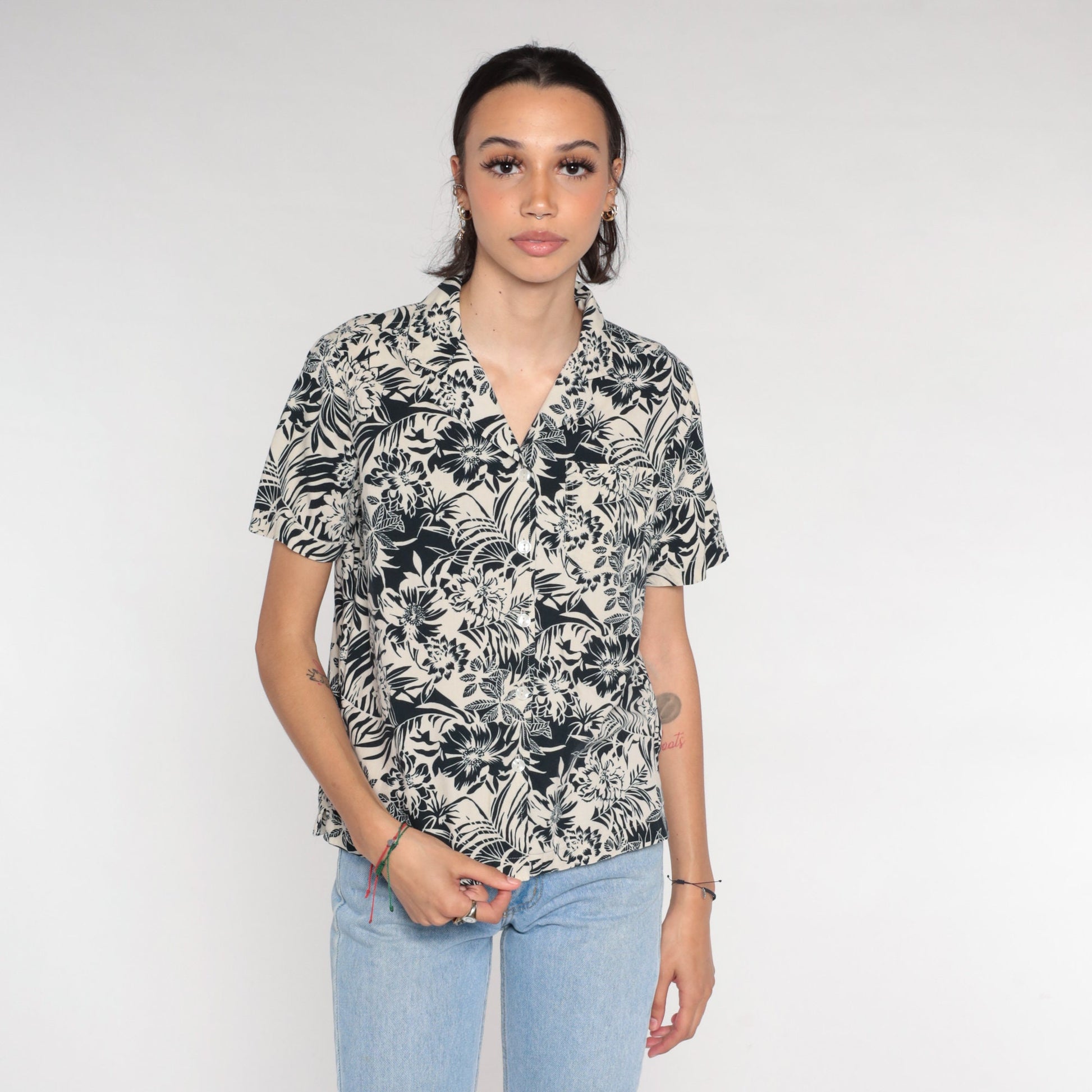 Y2K Floral Button-Up Blouse Black Beige Flower Print Short Sleeve Small