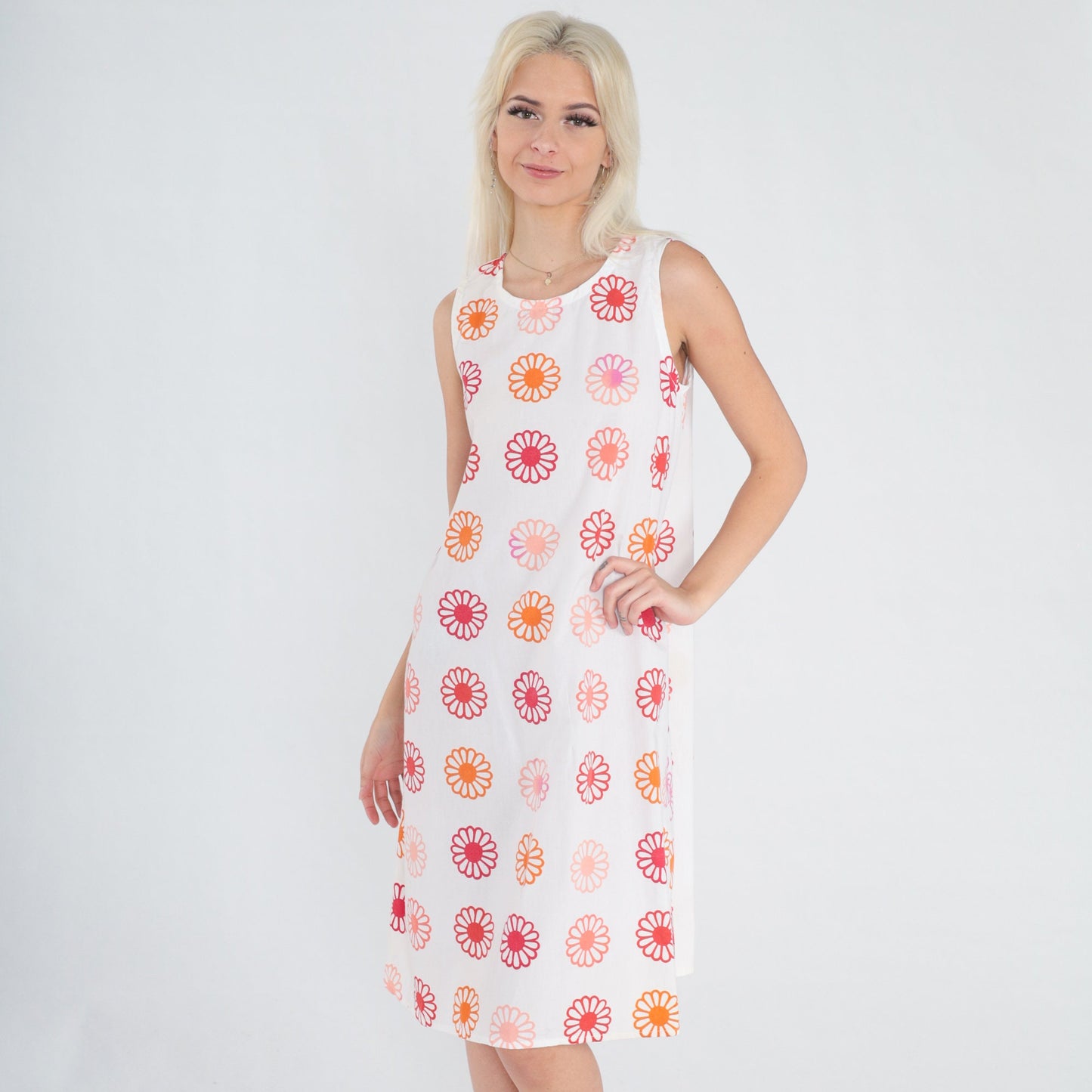 80s White Daisy Floral Shift Dress Sleeveless Knee-Length Small