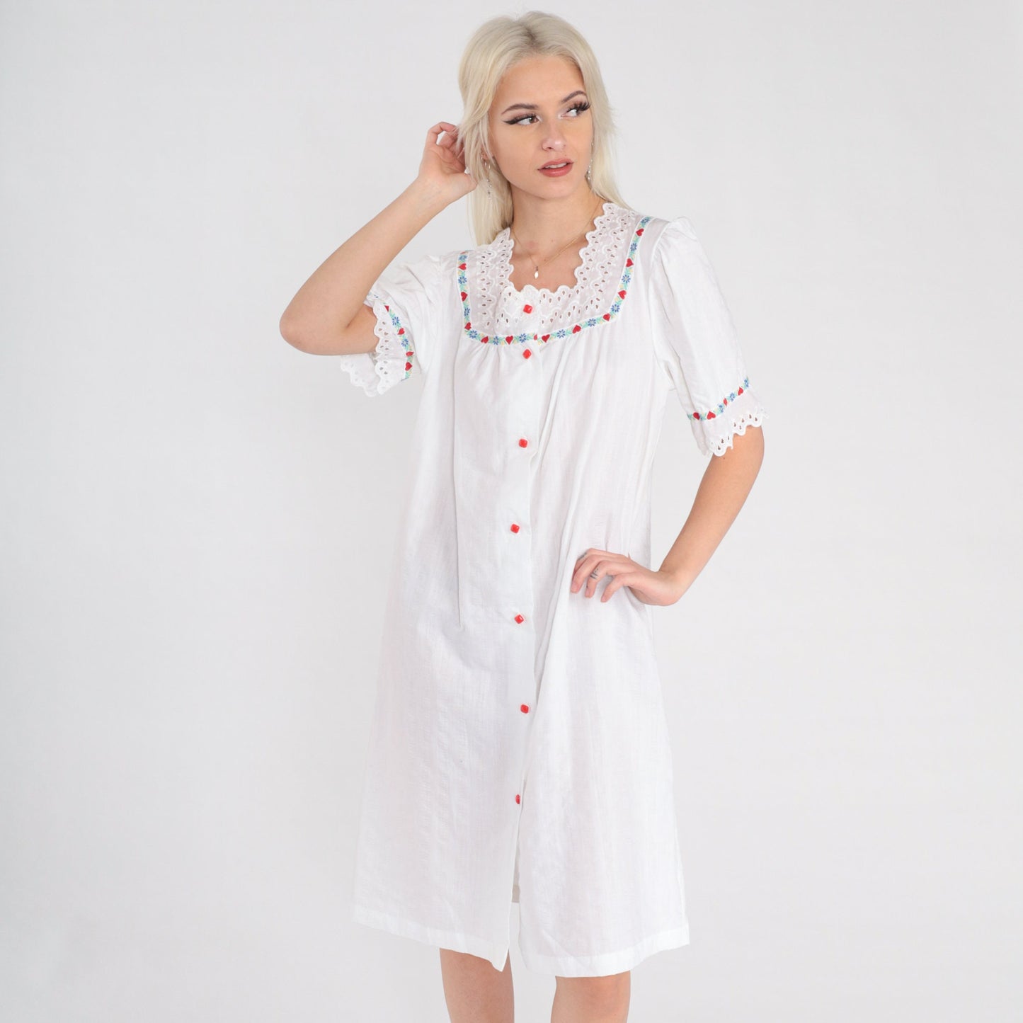 70s White Eyelet Lace Midi Lounge Dress Puff Sleeve Button Front Medium