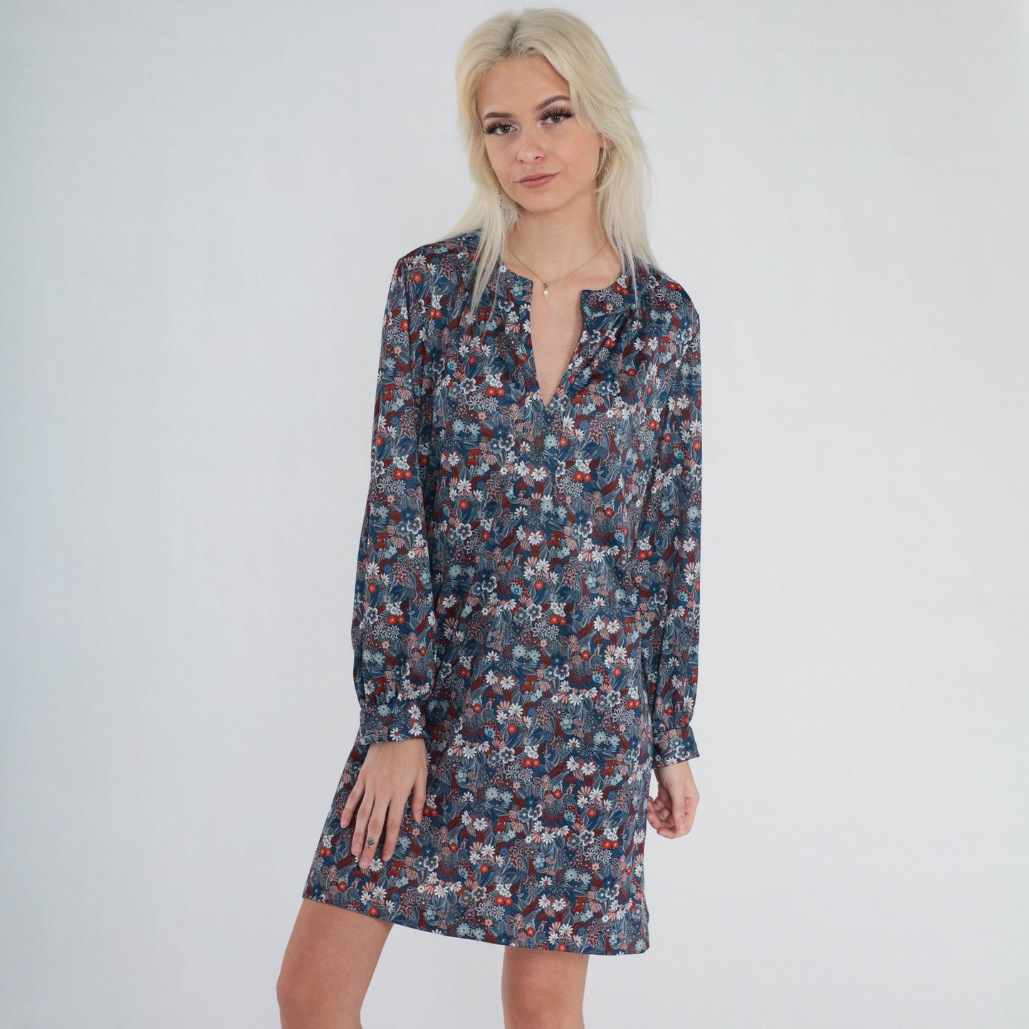 70s Navy Floral Mini Shift Dress Long Sleeve V Neck Medium M
