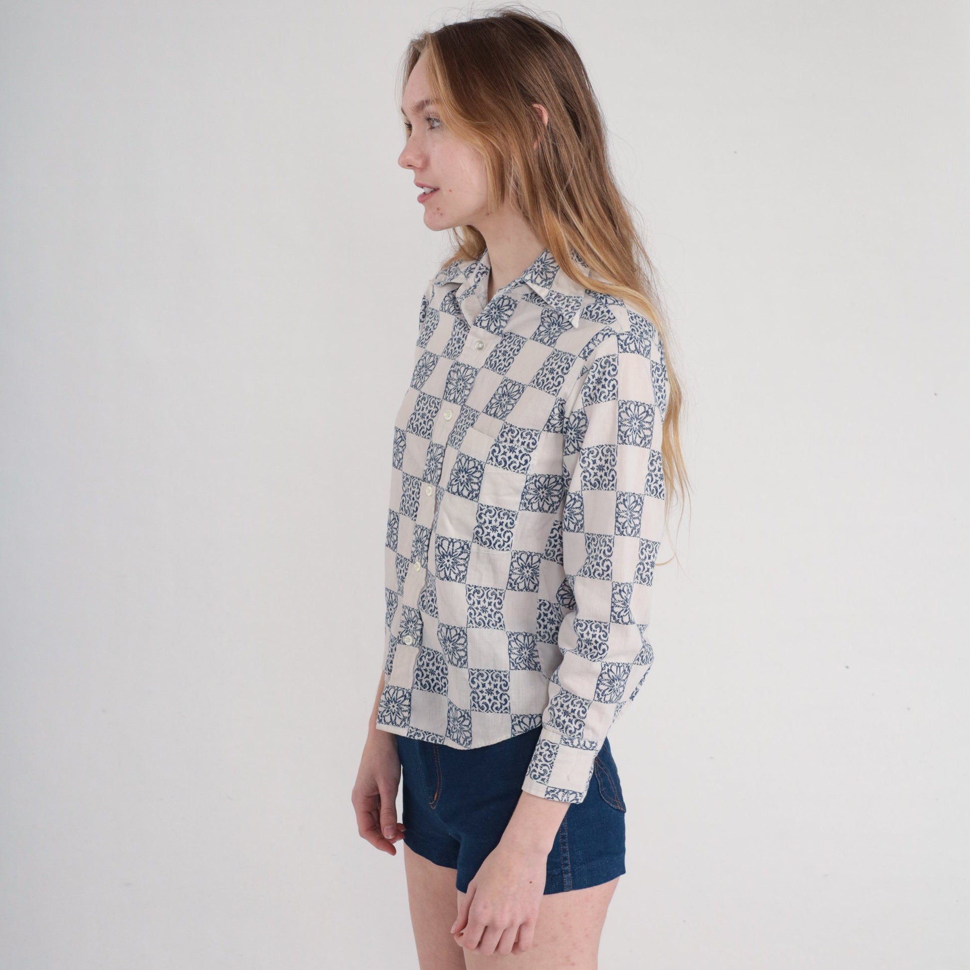 70s Checkered Tile Print Button Up Shirt Blue White Pointed Collar XS