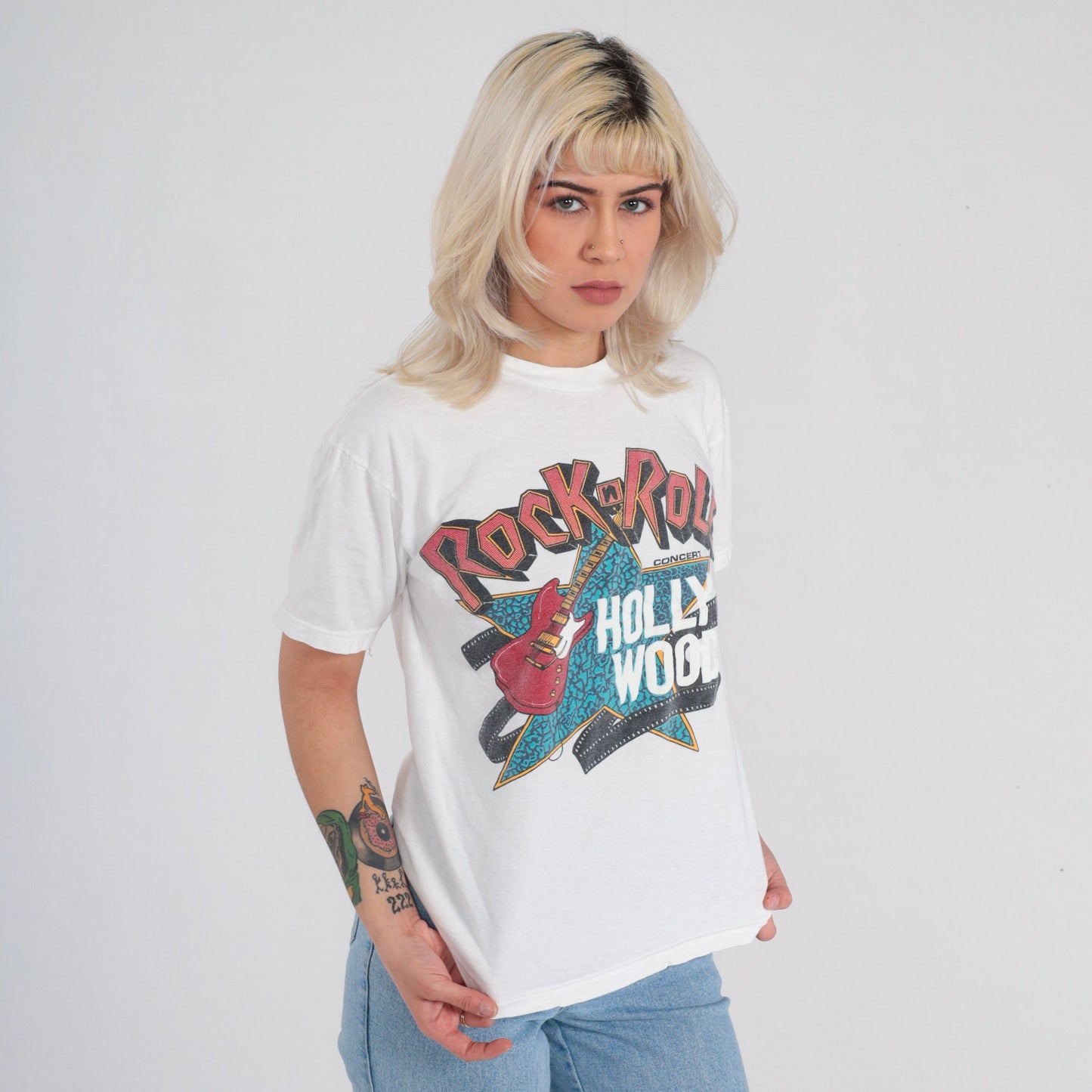 90s Rock n Roll Hollywood Graphic T-Shirt White Guitar Concert Tee Medium