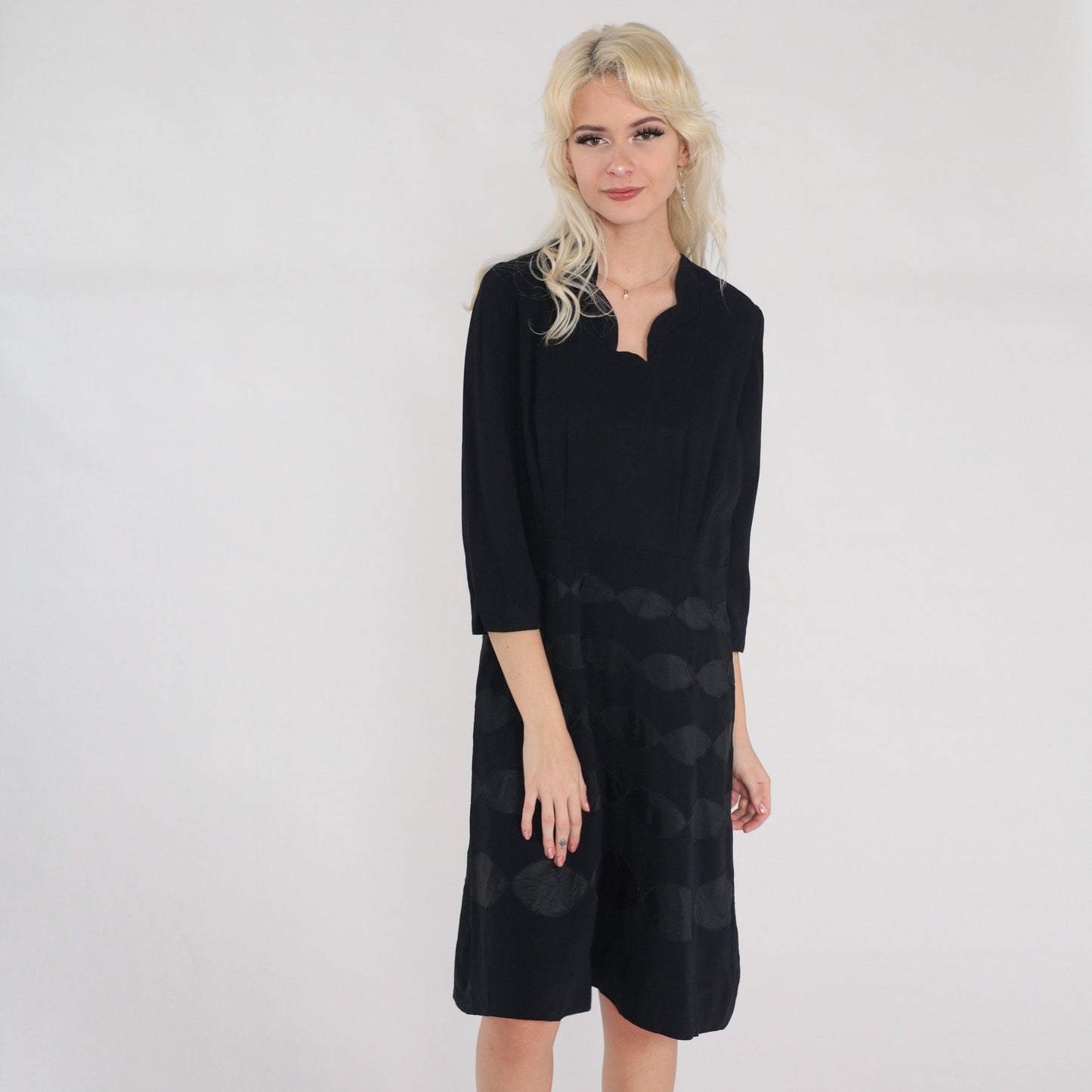 1940s Black Oval Dot Mini Dress High Waist Scalloped V-Neck 3/4 Sleeve Medium