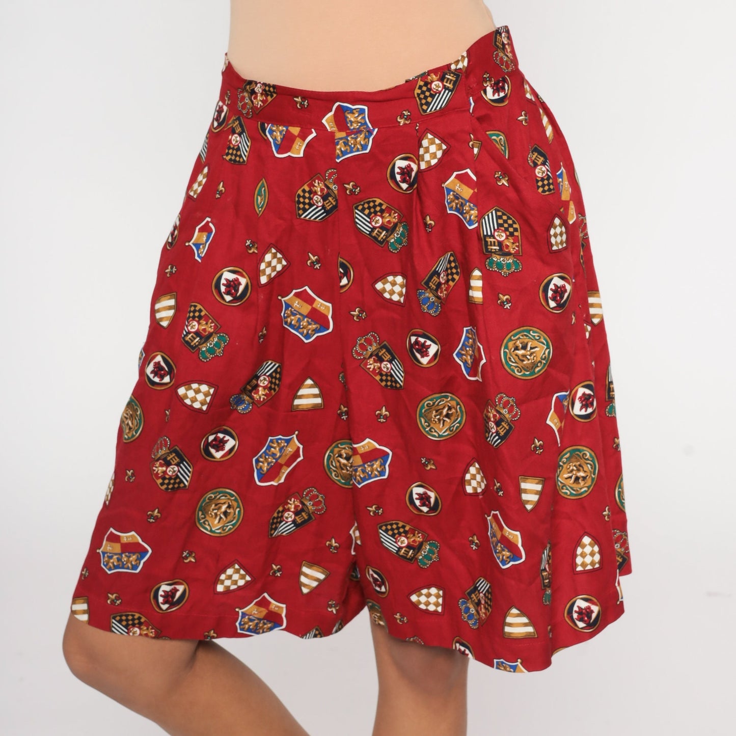 90s Baroque Lion Crest Fleur de Lis Wide Leg Shorts Red Rayon Medium