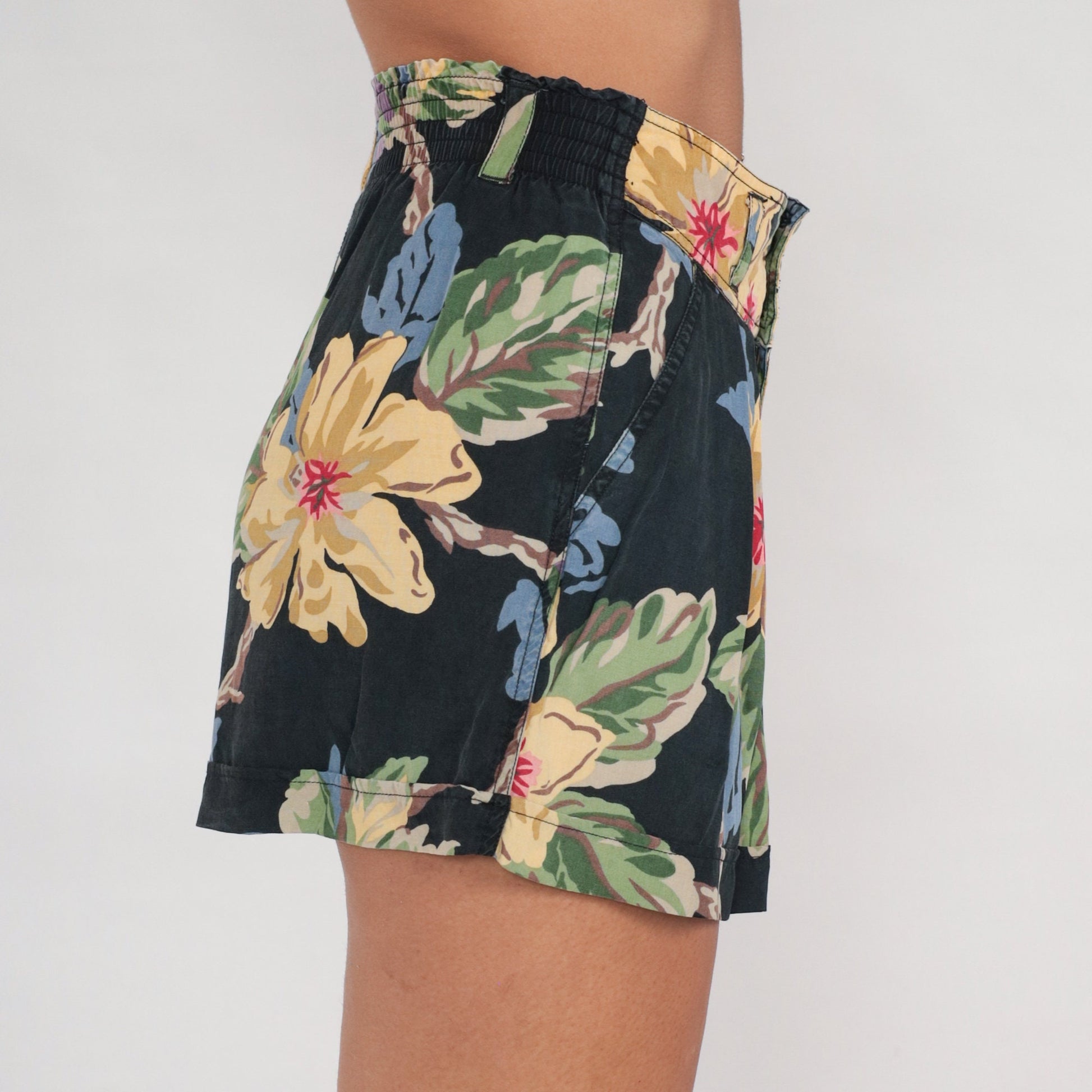 90s Lizwear Tropical Floral Pleated Shorts Black High Waist Extra Small