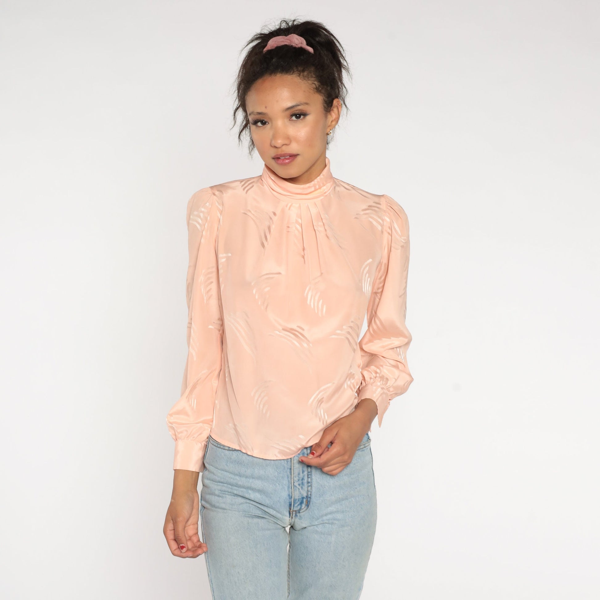 80s Peach Embossed Blouse Puff Sleeve Mock Neck Geometric Button Back Small