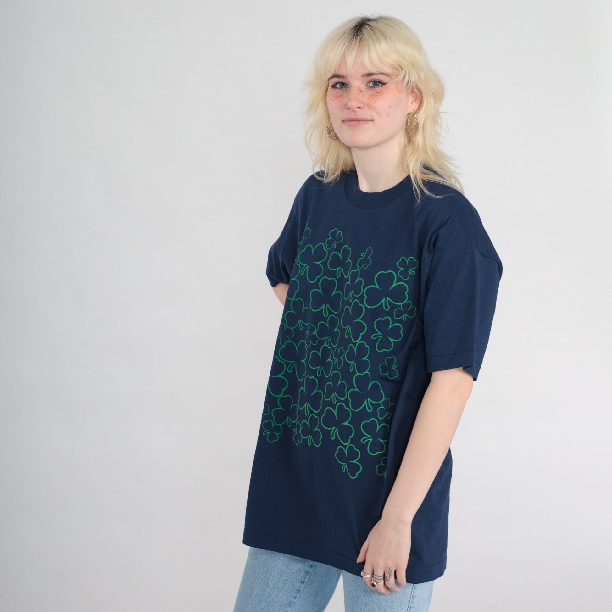 90s Clover Graphic T-Shirt Navy Blue Single Stitch Fruit of the Loom Extra Large XL