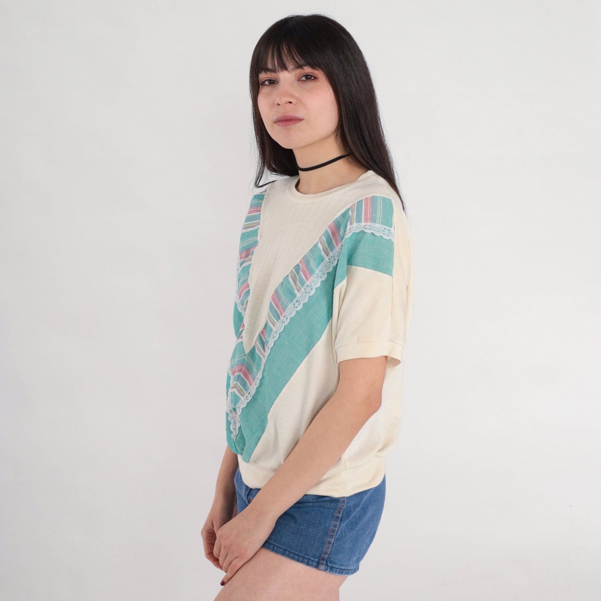 80s Chevron Striped Ribbed T-Shirt Cream Lace Trim Short Sleeve Medium M