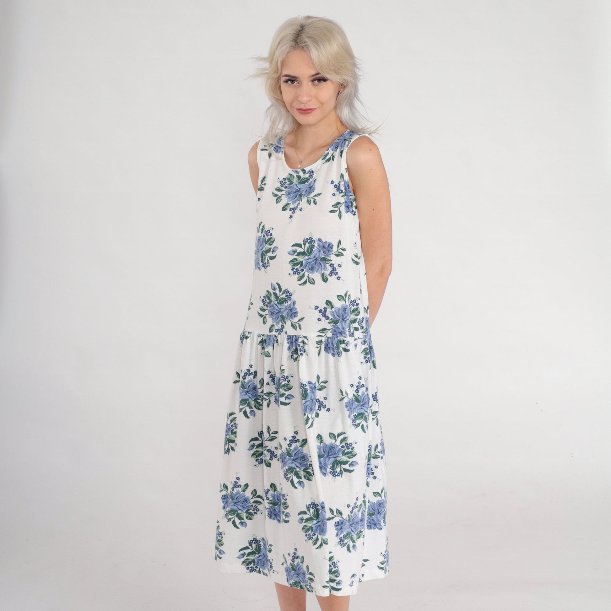 90s Floral Midi Dress White Blue Rose Print Drop Waist Sleeveless Medium