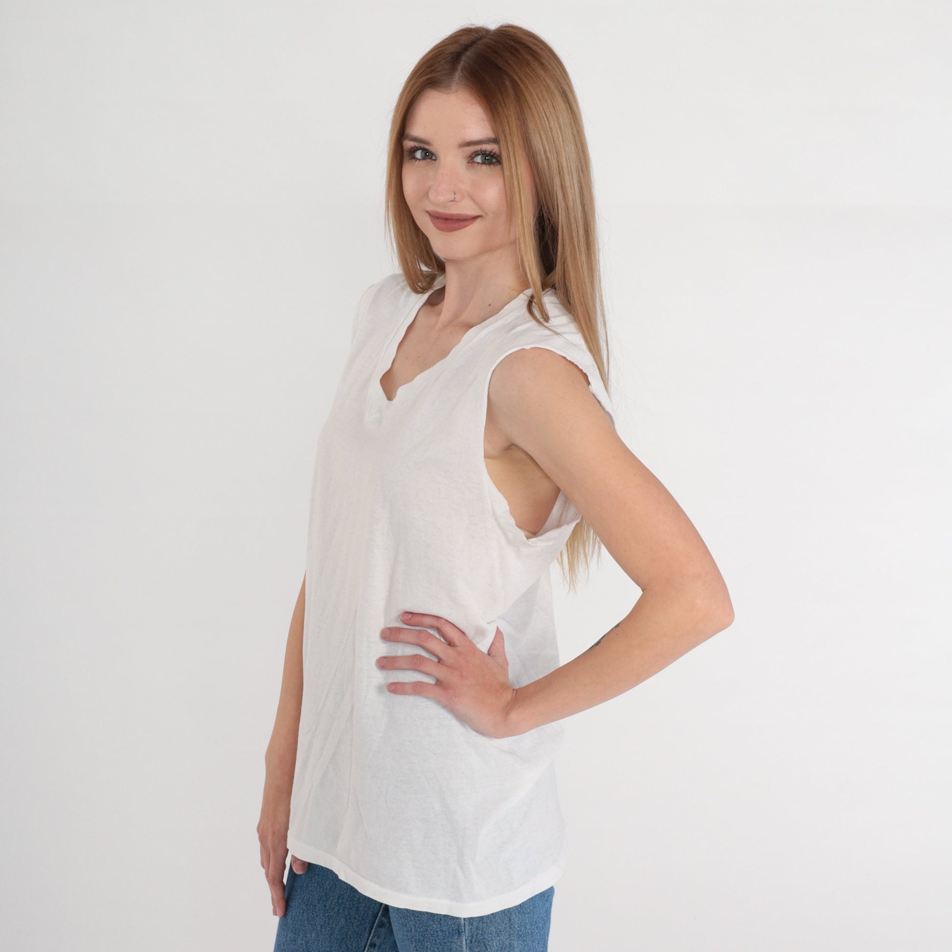 80s Hanes White V-Neck T-Shirt Single Stitch Cutoff Sleeves Medium
