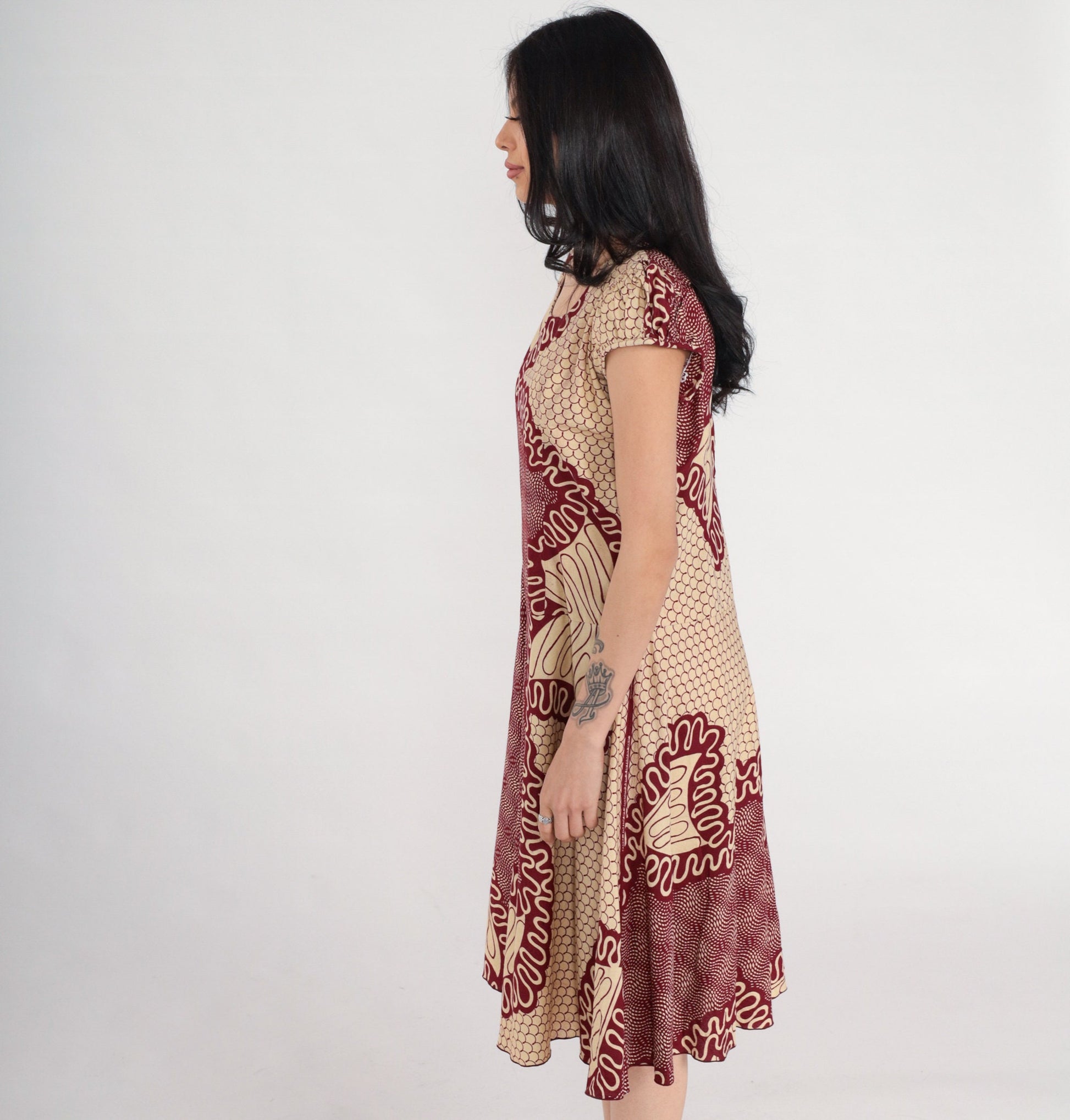 90s Ghanaian Midi Dress Puff Sleeve Tan Red Abstract Print Medium