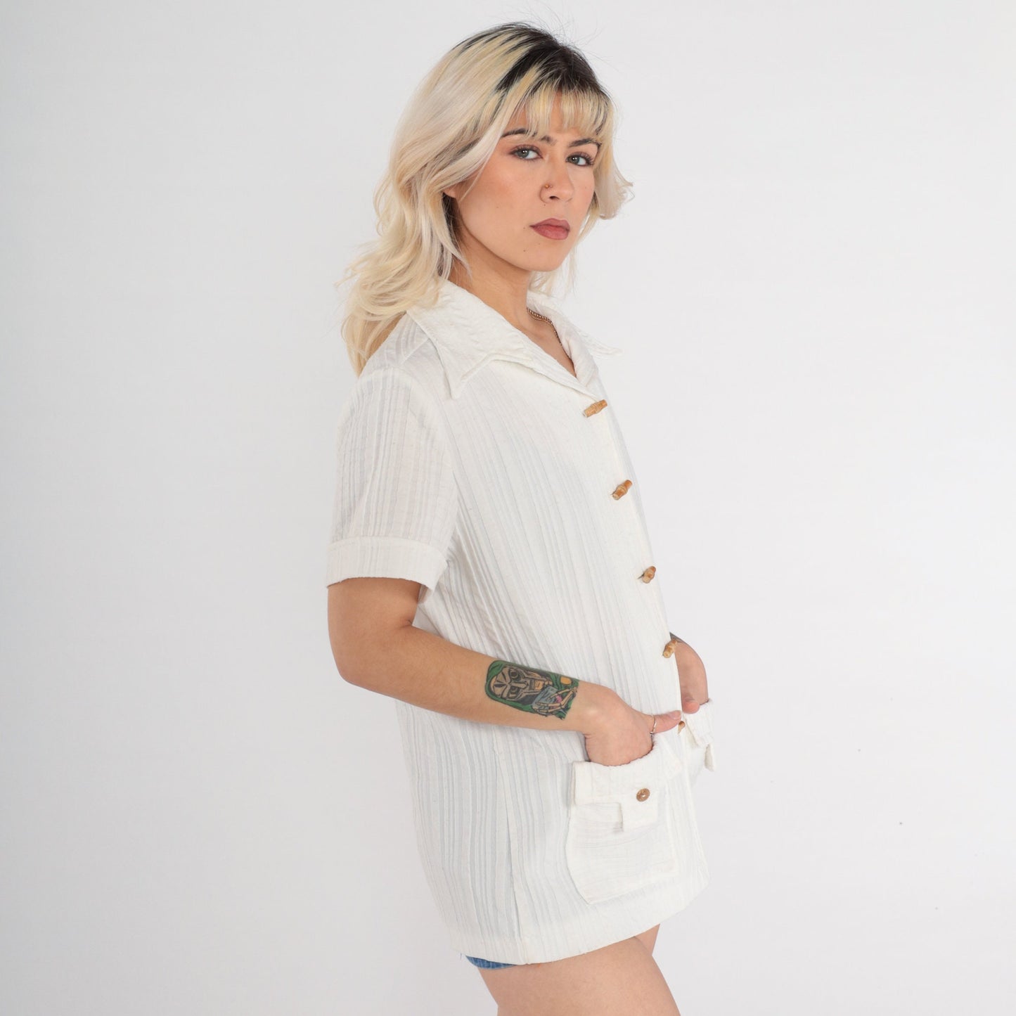 70s White Toggle Button Blouse Dagger Collar Short Sleeve Shirt Large L